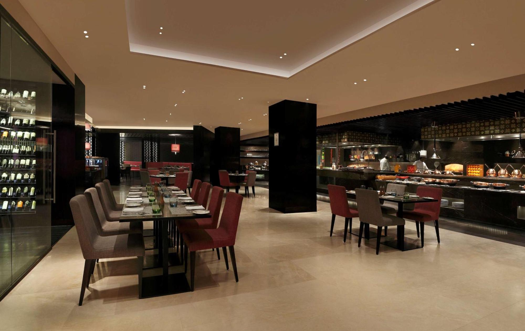 Hotel Hilton Embassy Golflinks Bangalore