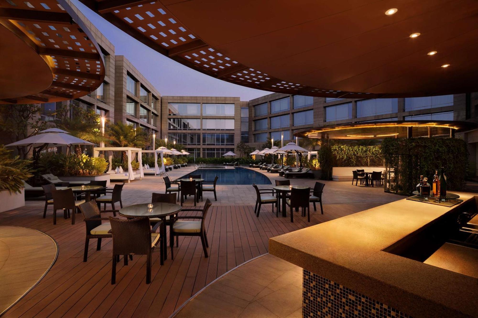 Hilton Embassy Golflinks Hotel