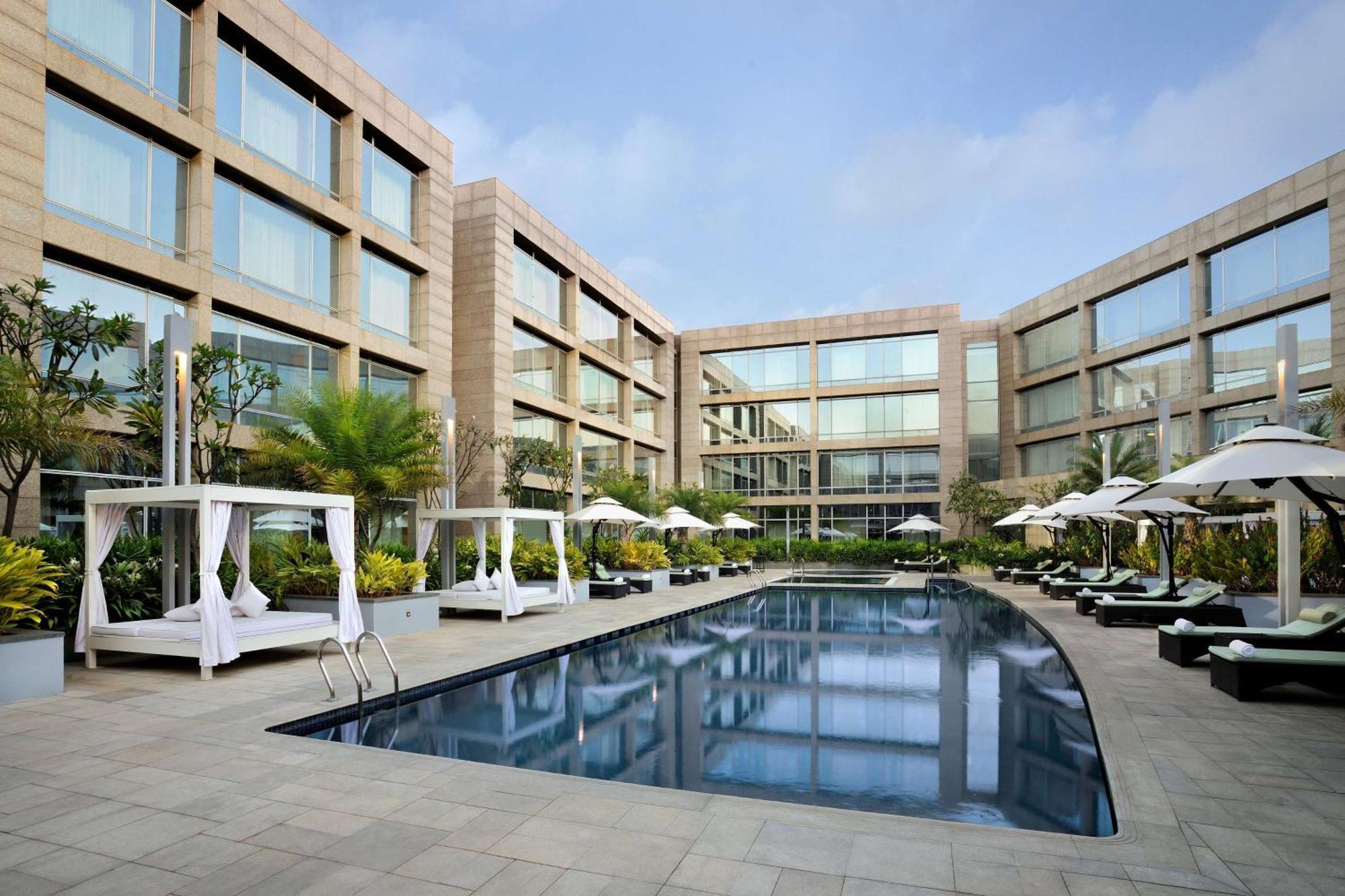 Hilton Embassy Golflinks 5* Bangalore
