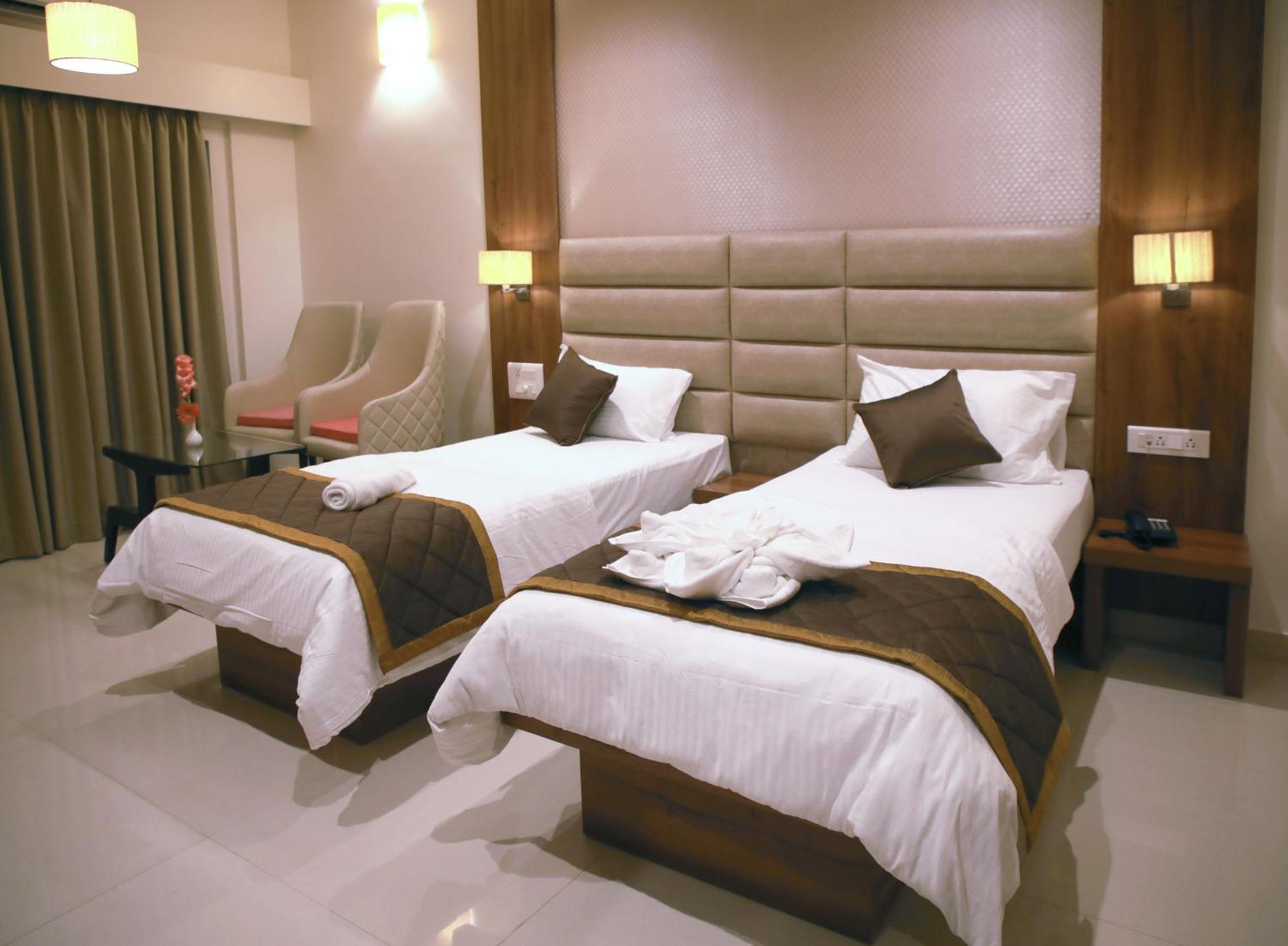 Vishal Grand Luxury Hotel 3*