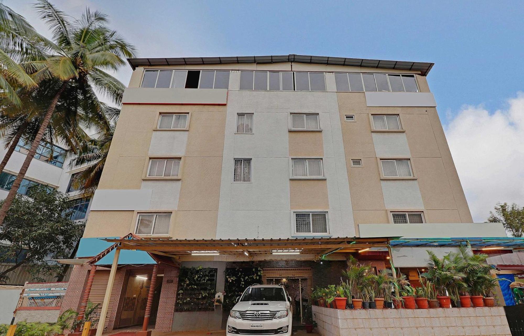 Hotel Super Collection O Goyal Residency