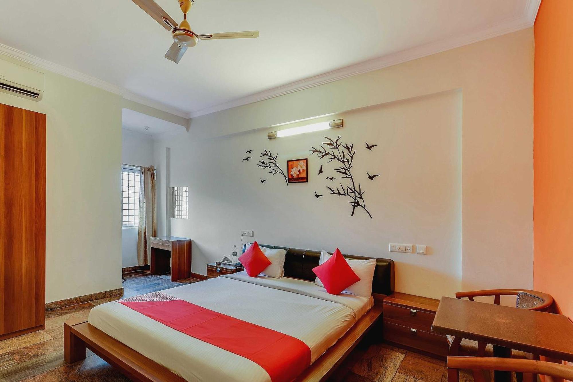 Super Collection O Goyal Residency Hotel