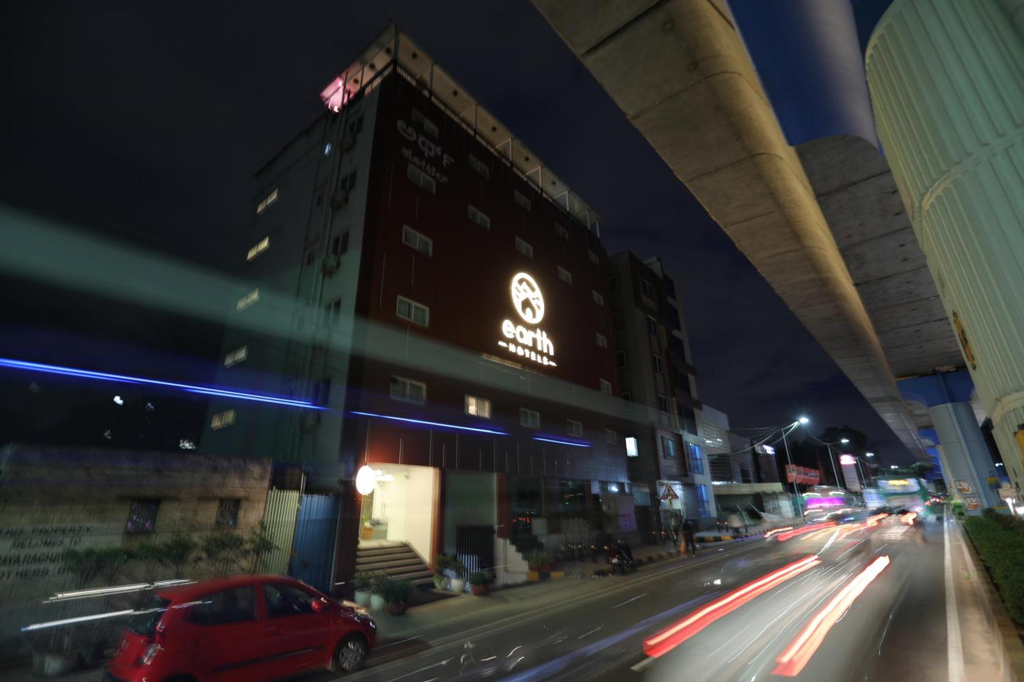 Hotel Earth