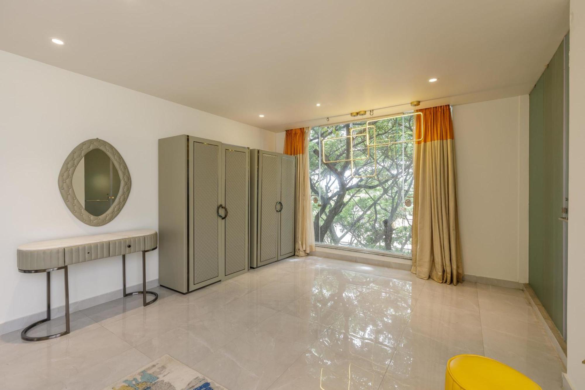 Apartment Glass Penthouse In Jayanagar 4th Block 15days Min