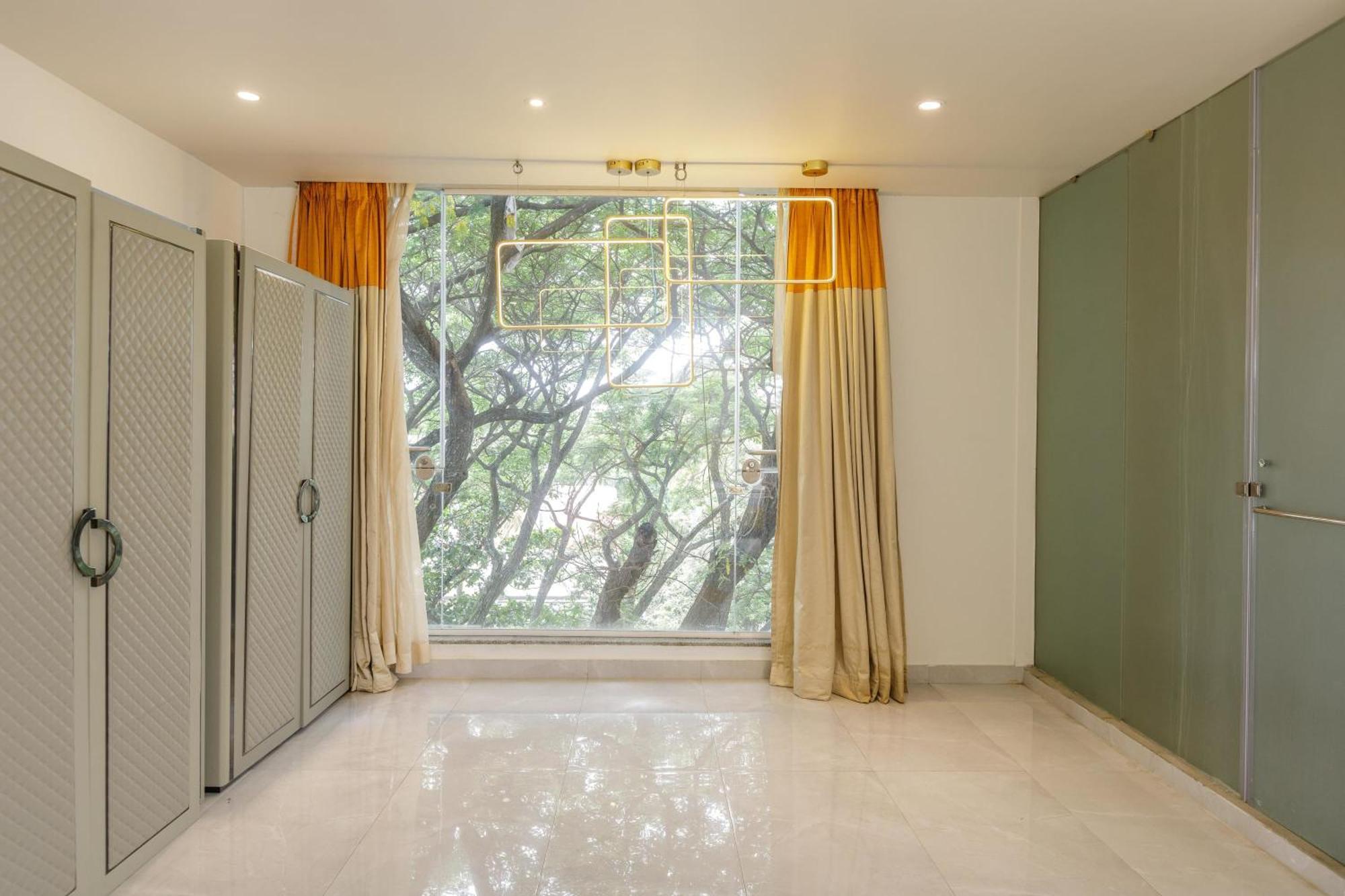 Apartment Glass Penthouse In Jayanagar 4th Block 15days Min