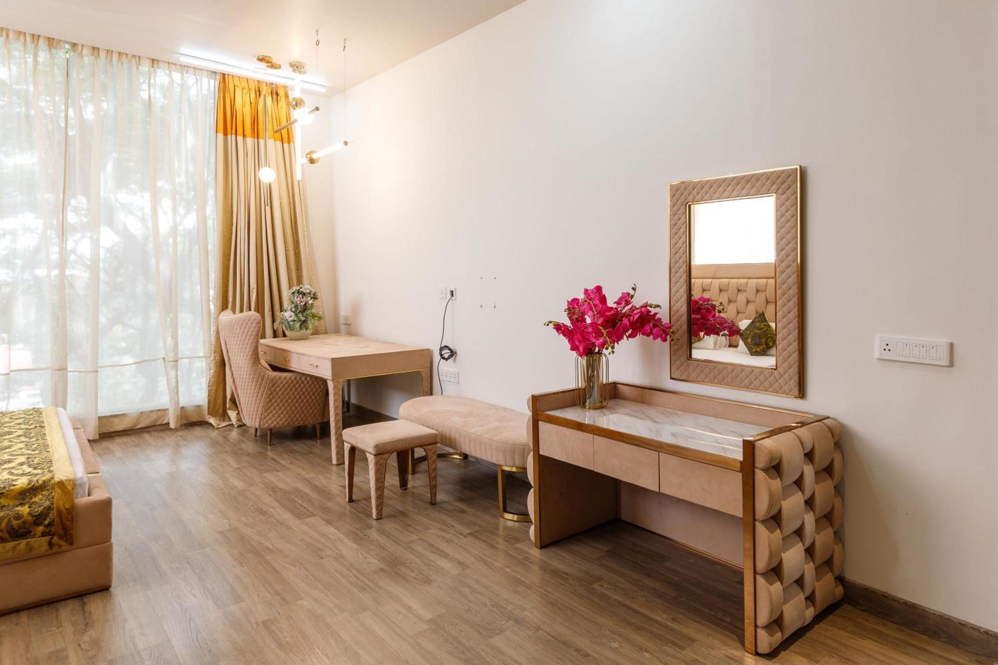 Apartment Glass Penthouse In Jayanagar 4th Block 15days Min