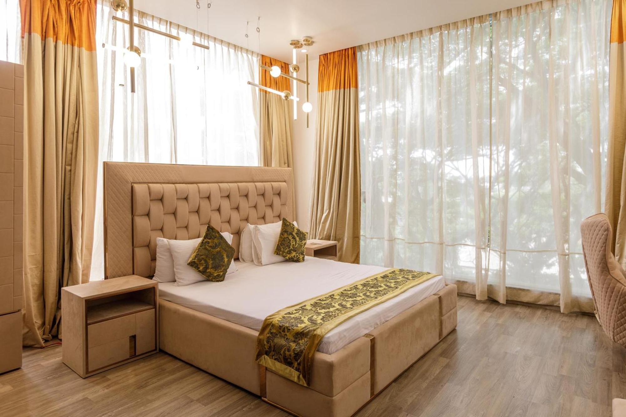 Apartment Glass Penthouse In Jayanagar 4th Block 15days Min *