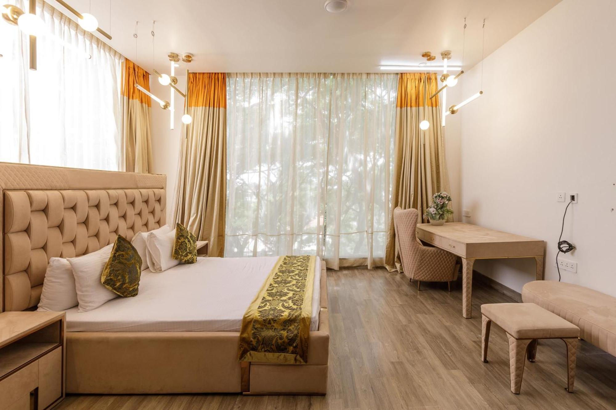 Glass Penthouse In Jayanagar 4th Block 15days Min