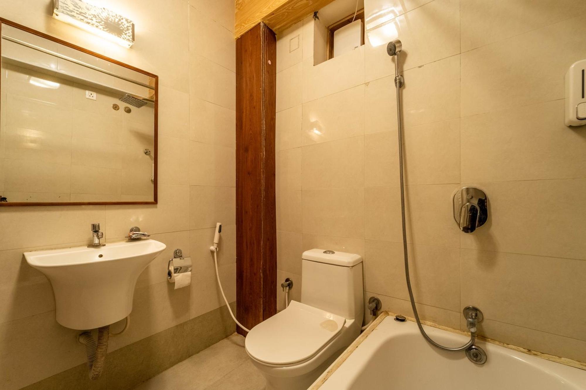 Seasons Suites Apartment *