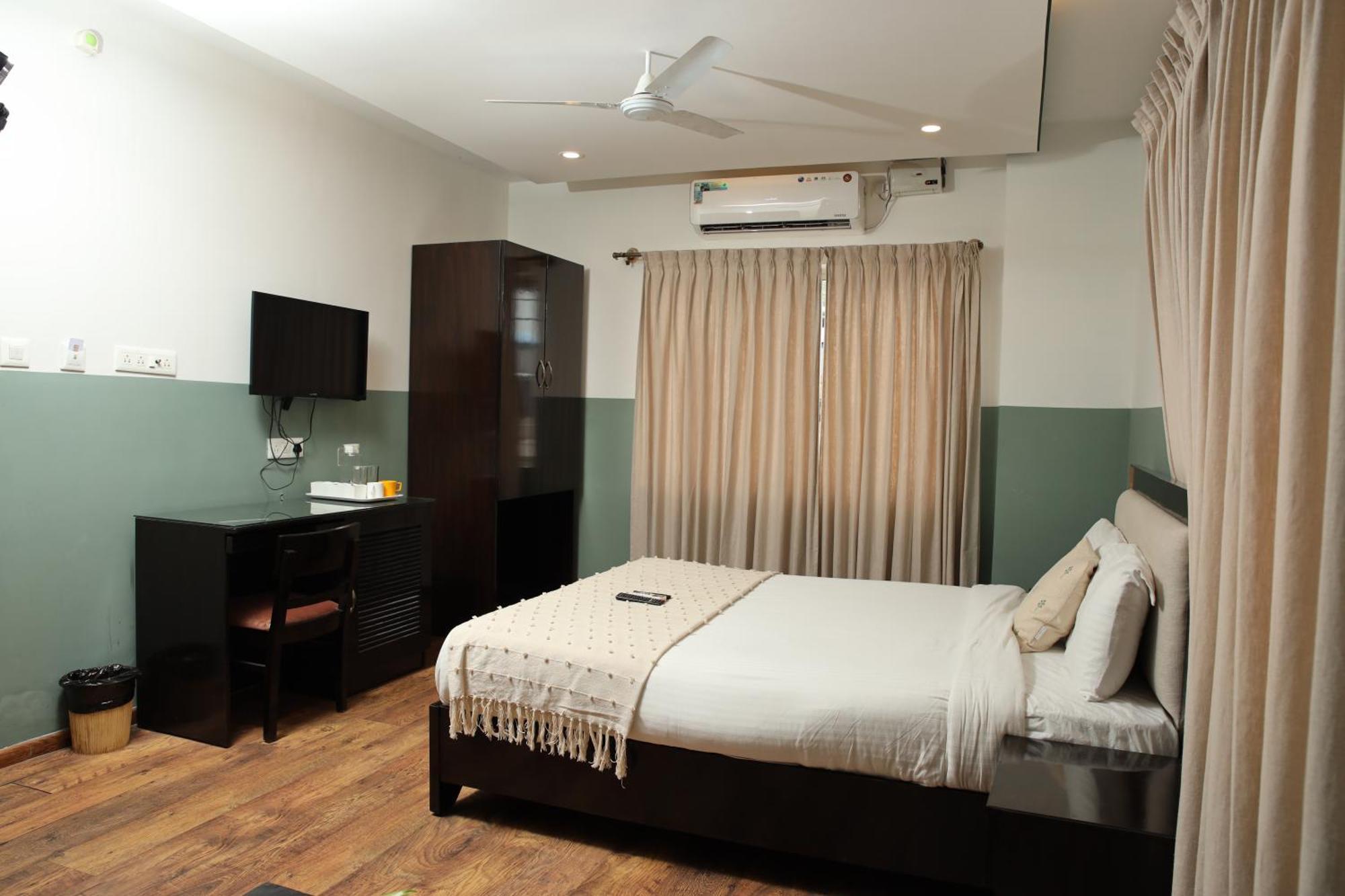 Olive Zip Road By Embassy Group Hotel