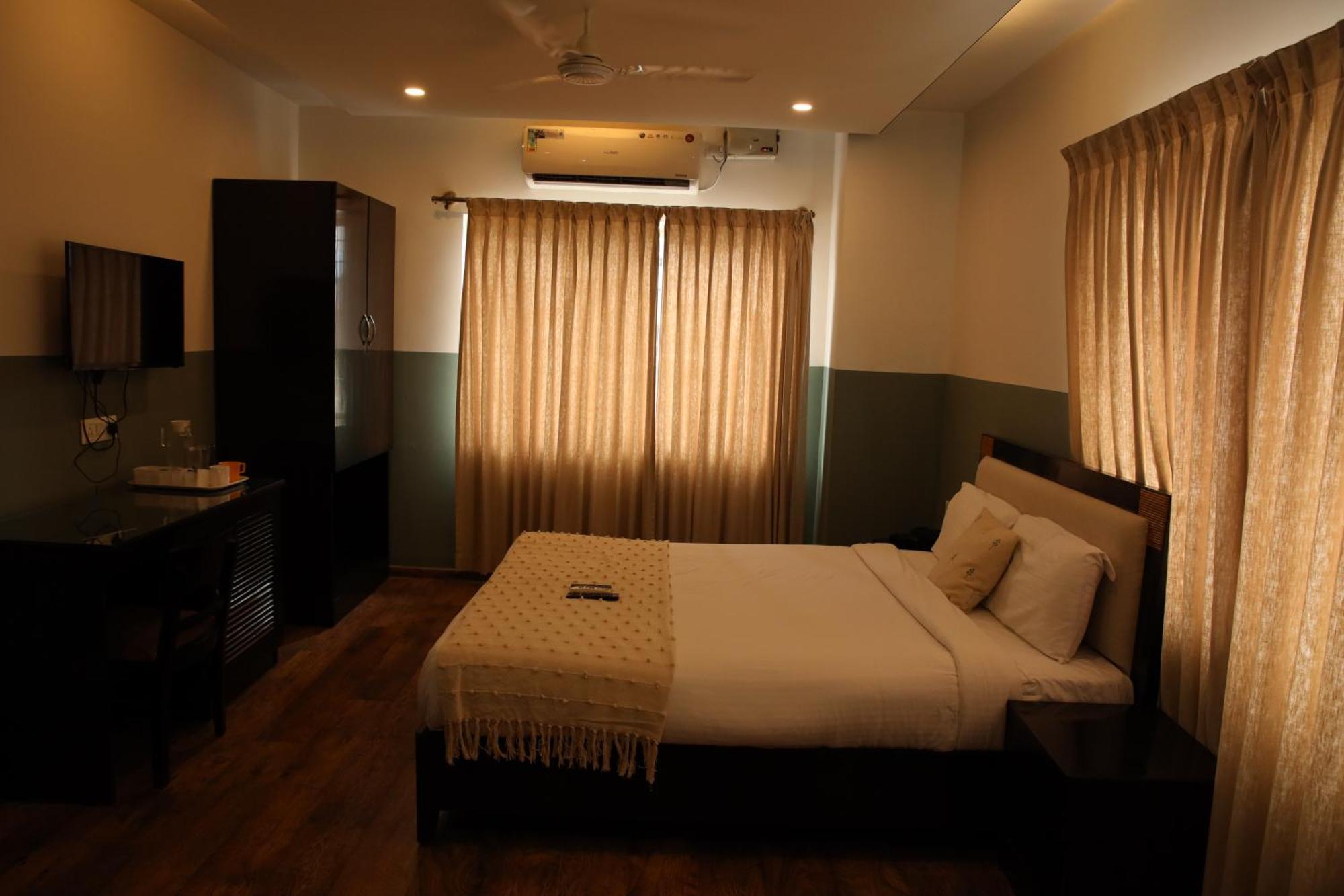 Olive Zip Road By Embassy Group Hotel 3*