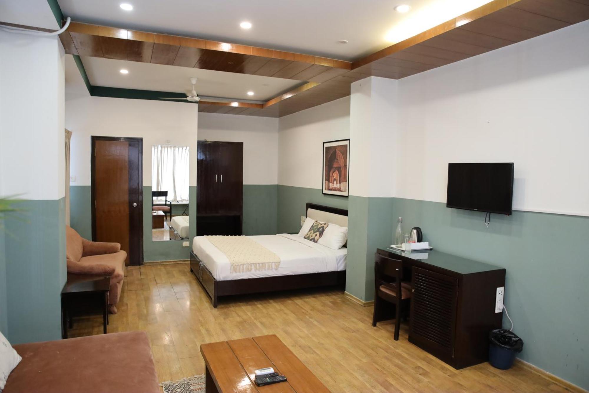 Olive Zip Road By Embassy Group Hotel 3*