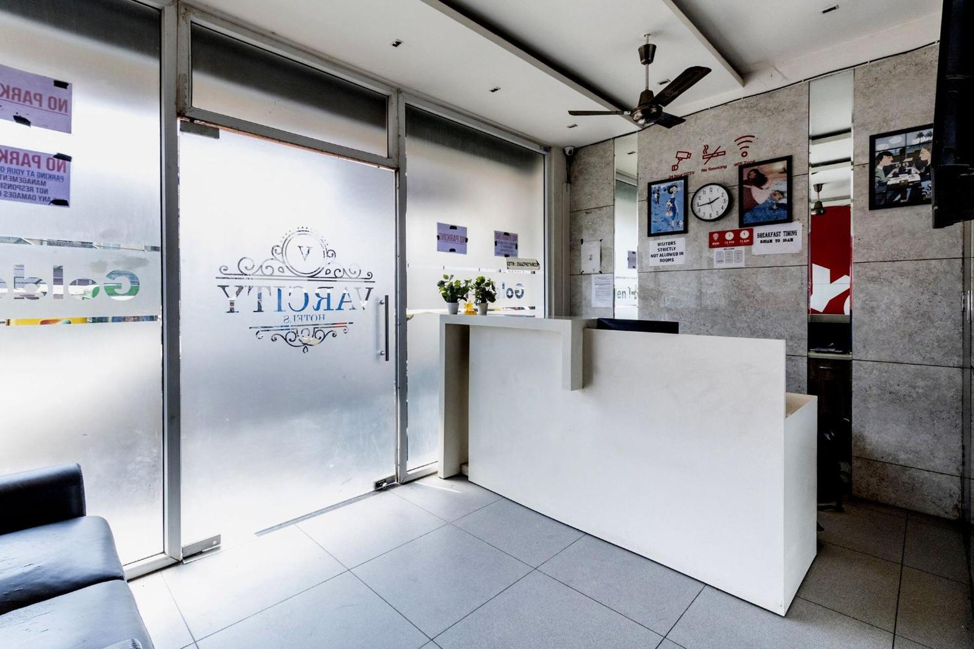 Hotel O Golden Near Cubbon Park 3*
