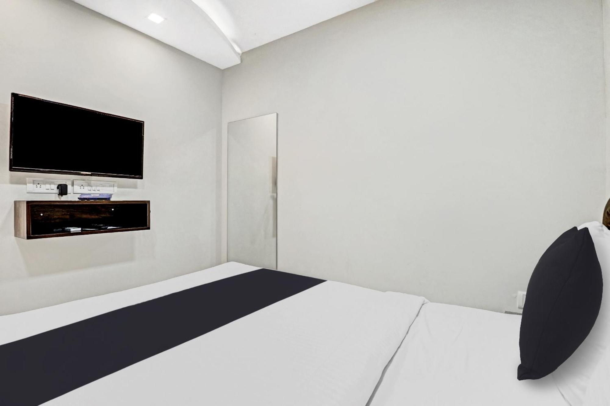 Hotel Collection O Sln Orchid Business 3*