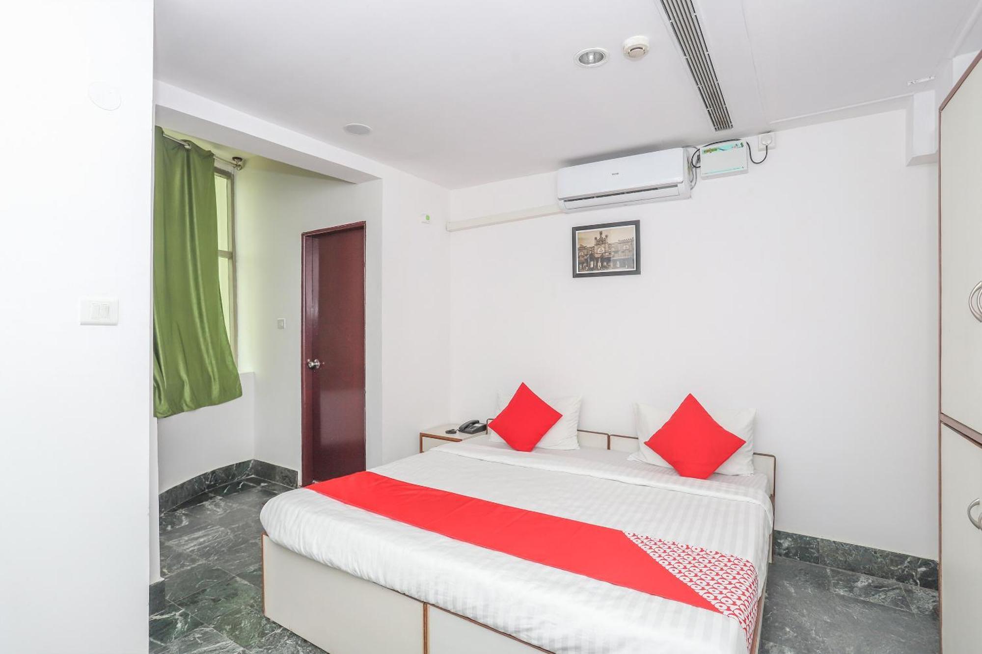 Hotel Oyo Townhall Bangalore