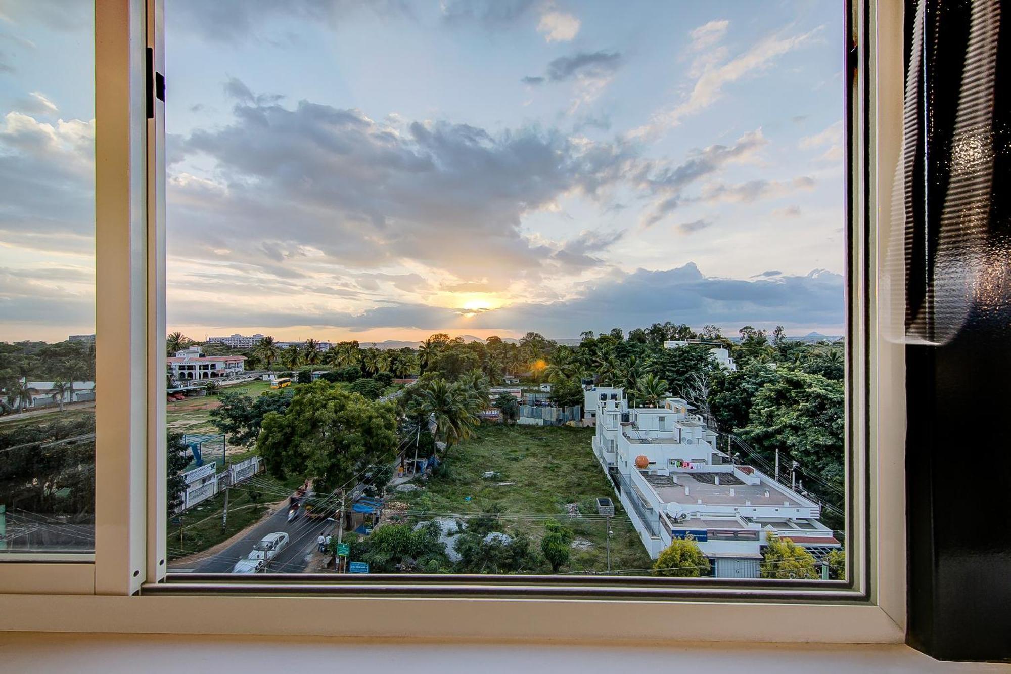 Hotel Super Townhouse Global Village Tech Park Near Kengeri Bus Terminal Metro Station