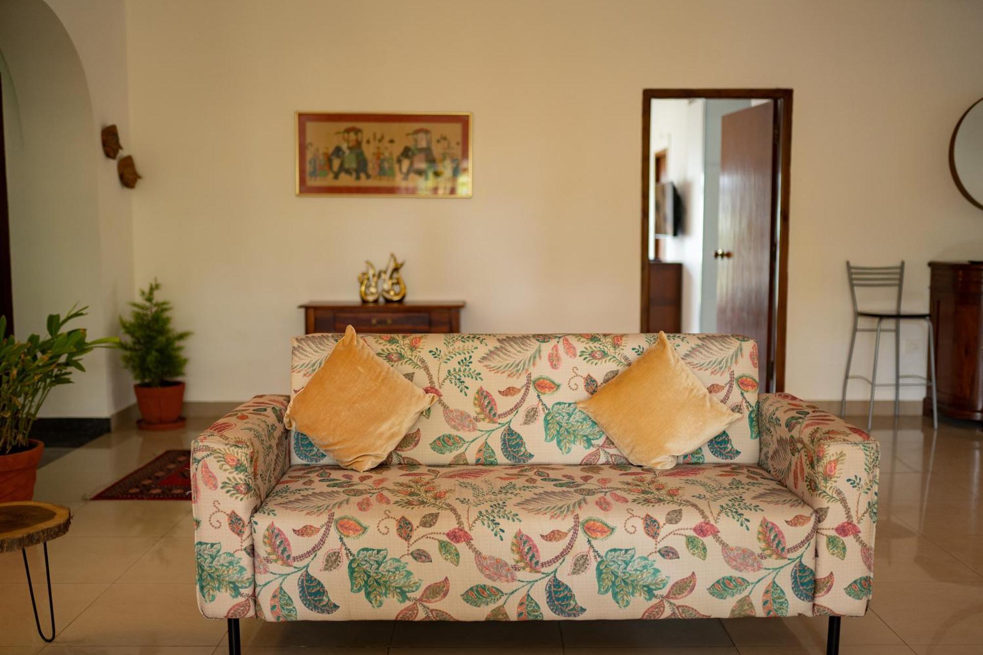 Luho 206 Bed & Breakfast Bangalore