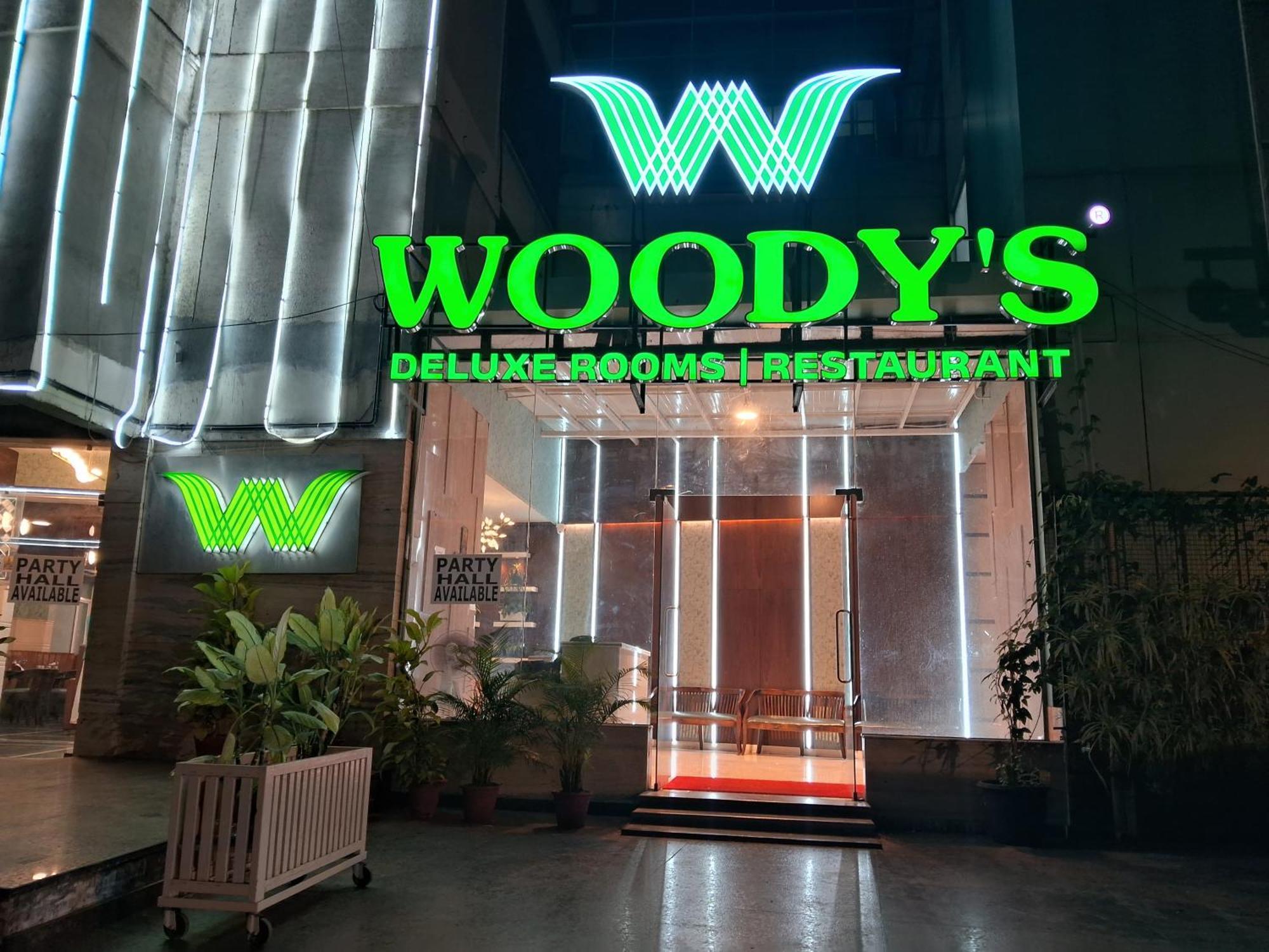 Woody's Hotel