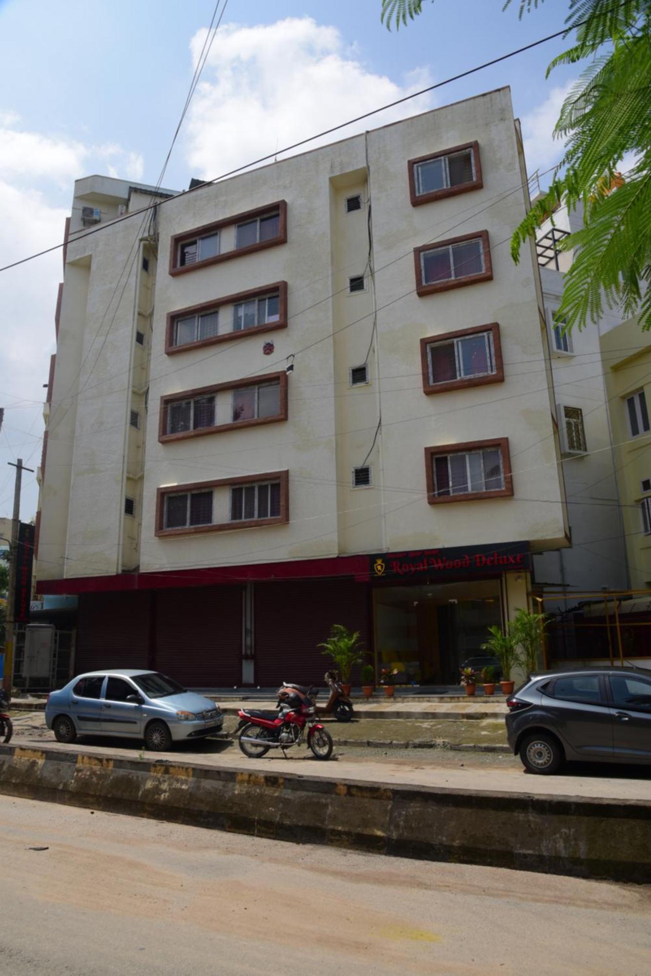 Royalwood Deluxe Hostel