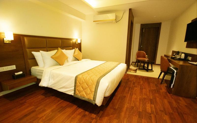 Super O Nar Comforts Near Ksr Railway Station 4*