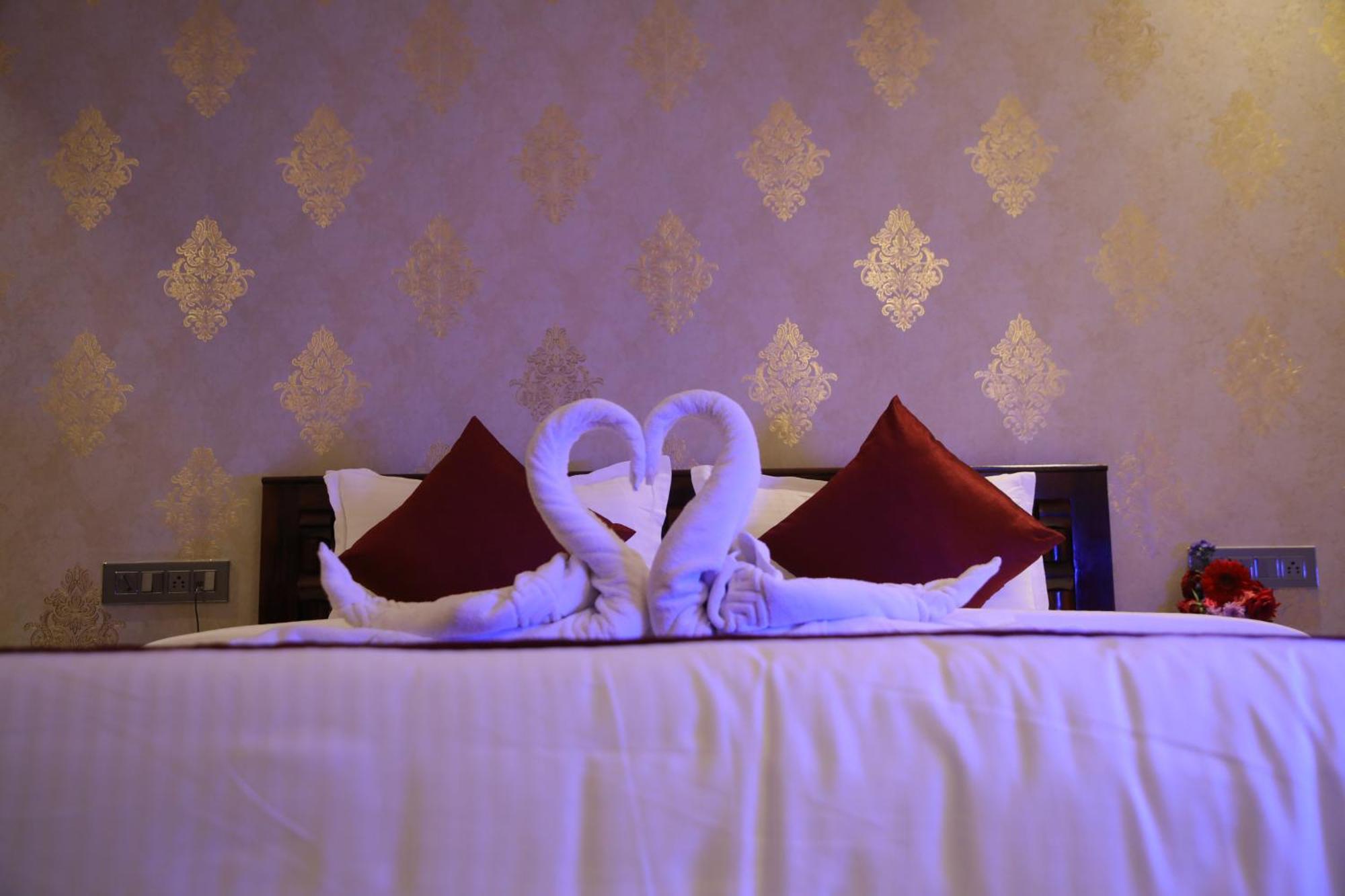 Hotel Rajathadri Royal