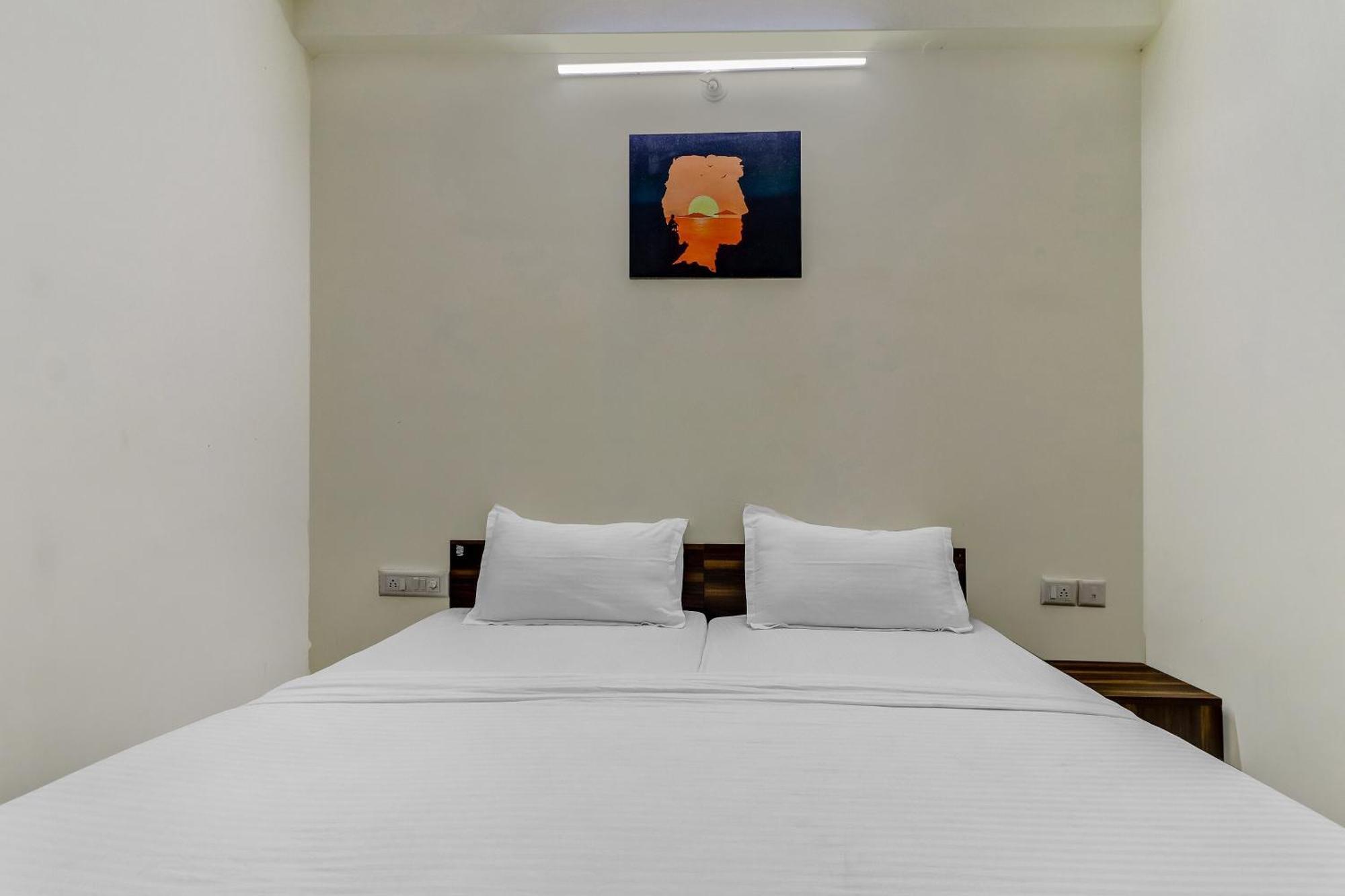 Hotel Capital O Safari Near Snow 3*
