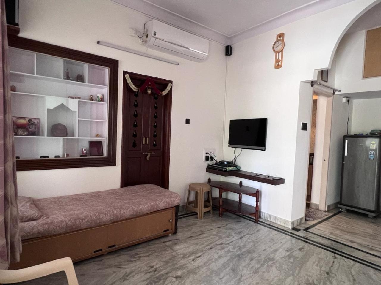 Holiday home 2bhk With Parking & Ample Space Bangalore
