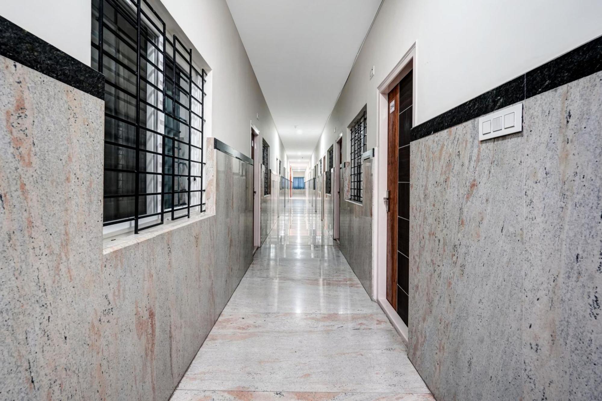 Hotel O Sri Balaji Comforts 4*