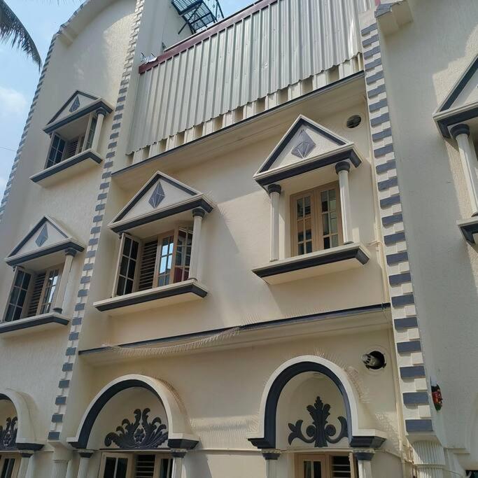 Villa Anjani Suta *