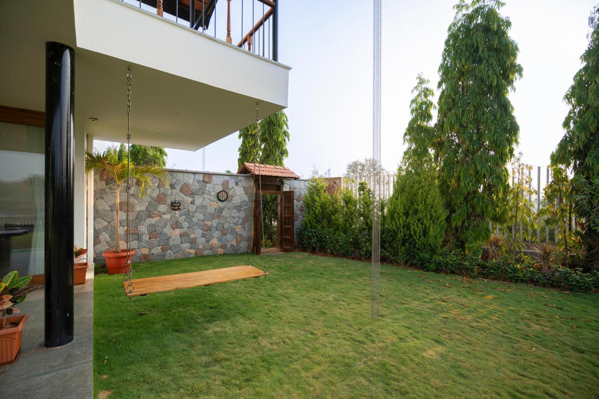 Villa Saffronstays Niranta- 4-bdr On Golf Course Near Bangalore