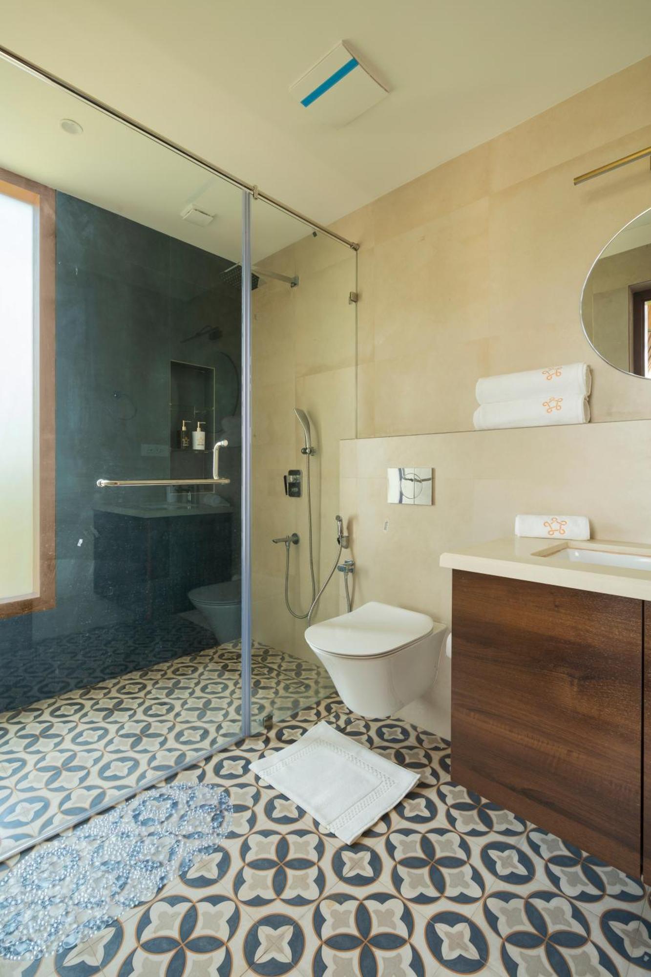 Villa Saffronstays Niranta- 4-bdr On Golf Course Near