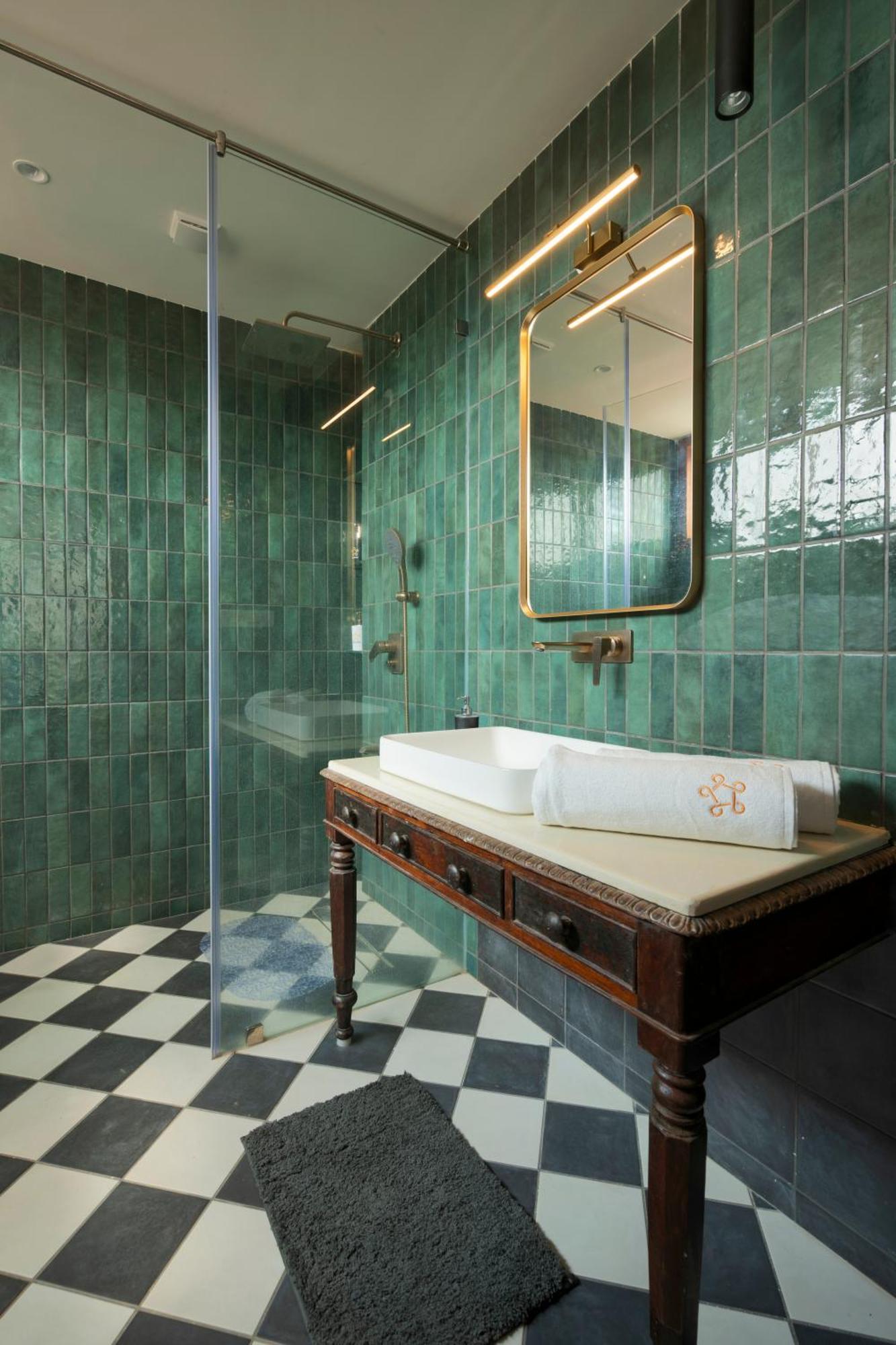 Saffronstays Niranta- 4-bdr On Golf Course Near *