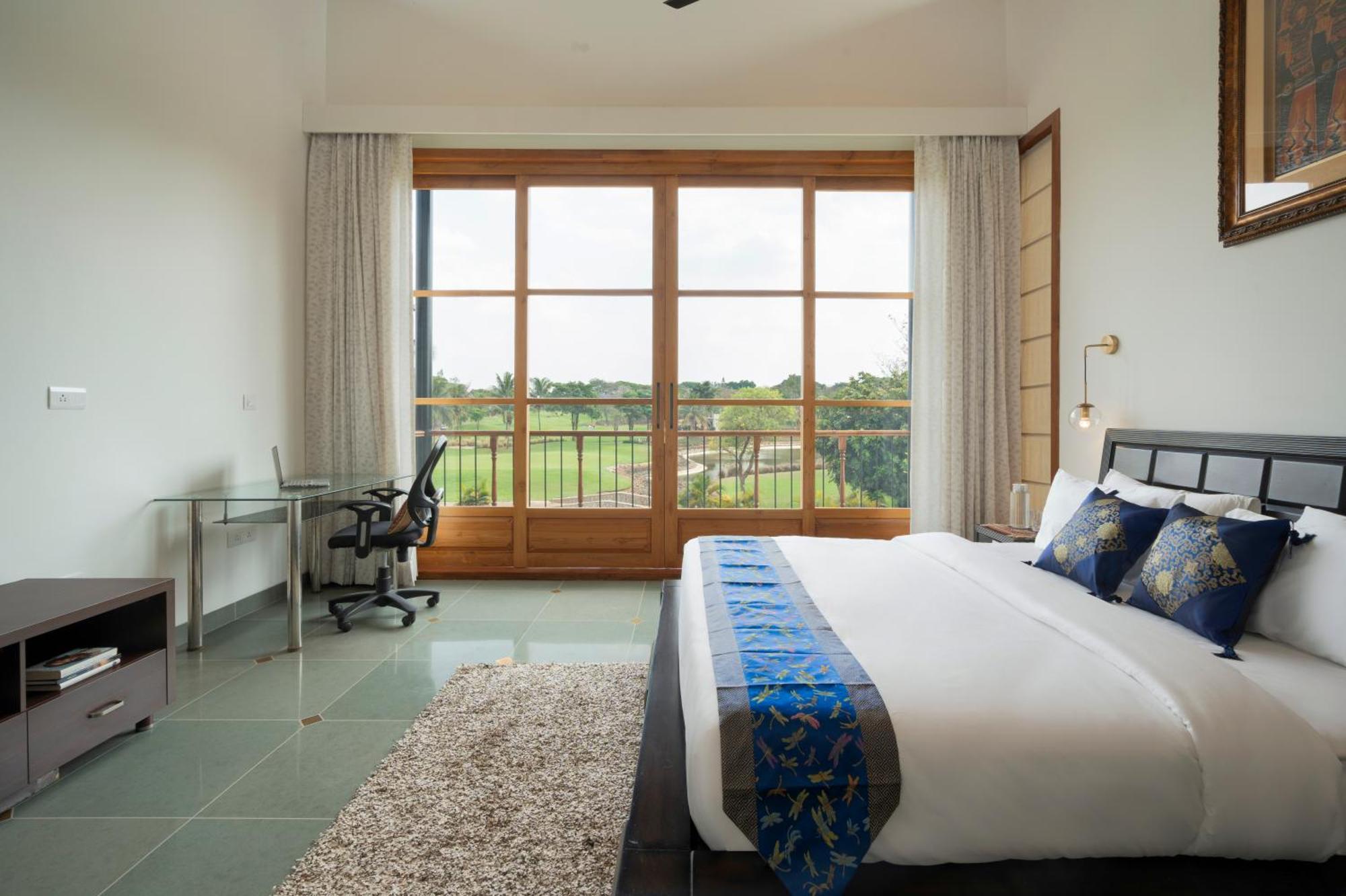 Villa Saffronstays Niranta- 4-bdr On Golf Course Near Bangalore