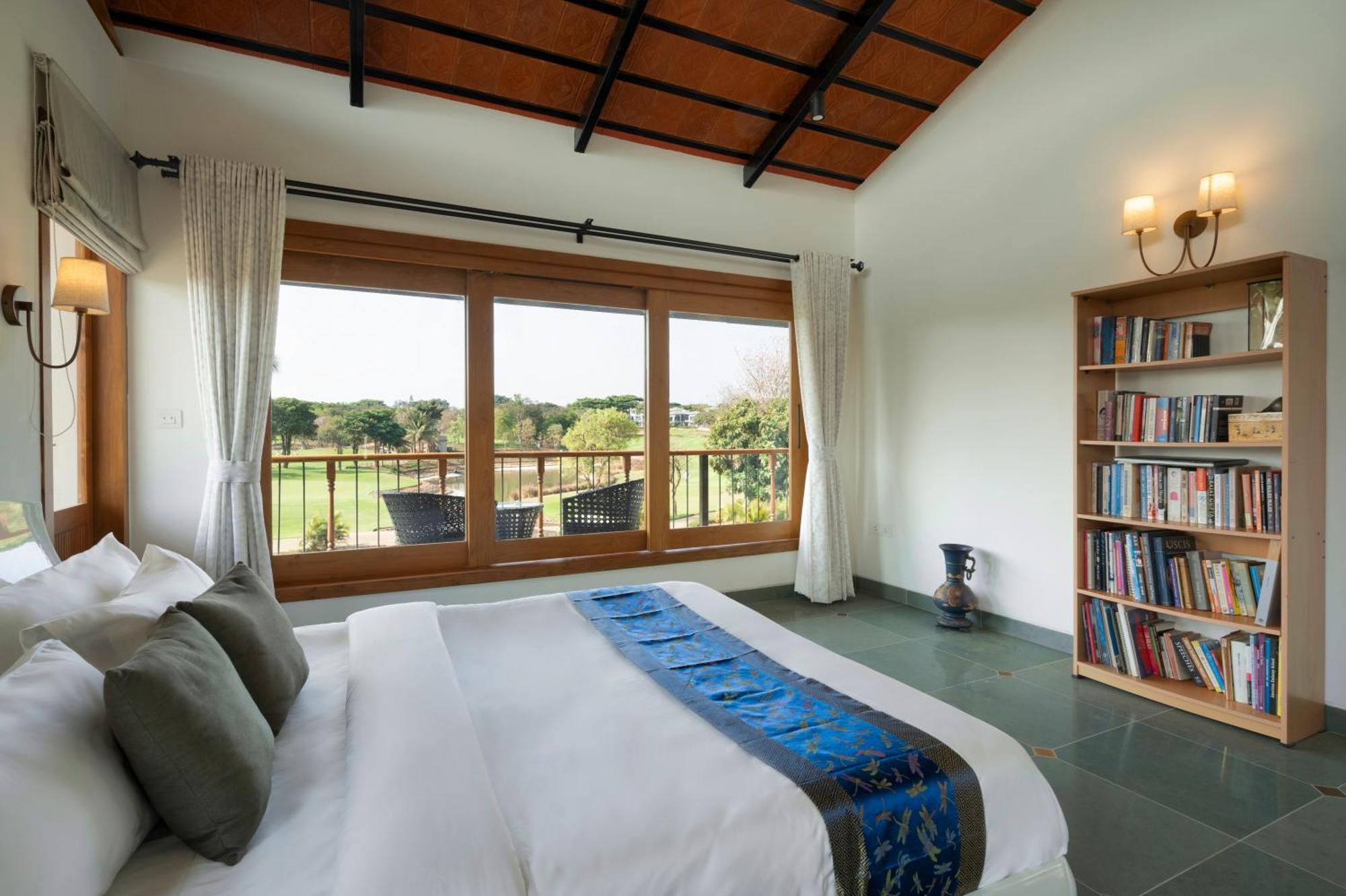 Saffronstays Niranta- 4-bdr On Golf Course Near * Bangalore
