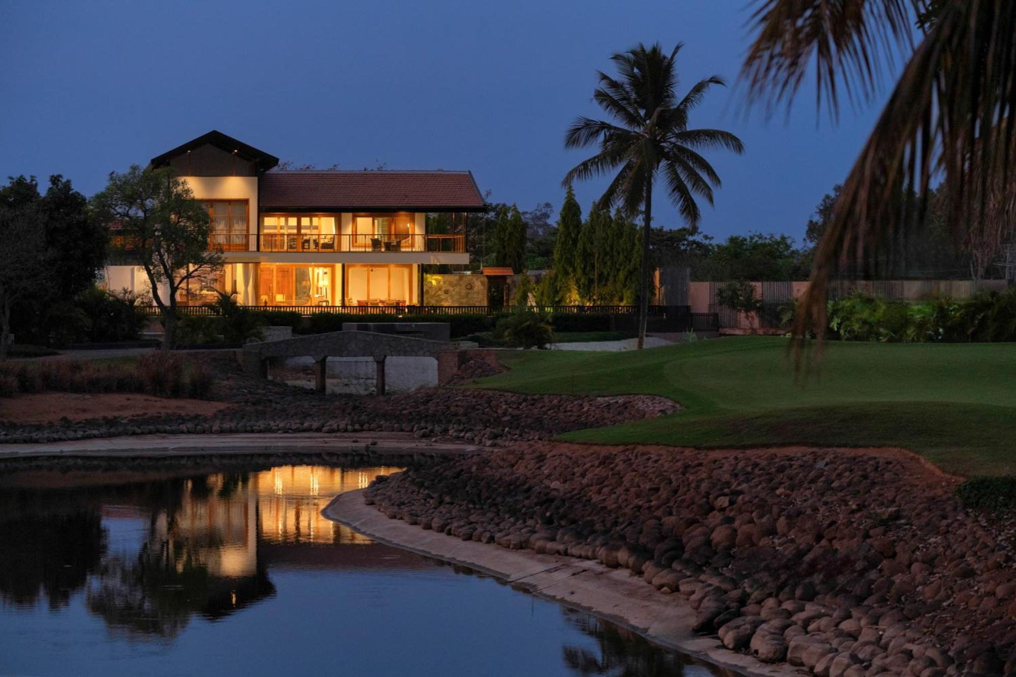 Saffronstays Niranta- 4-bdr On Golf Course Near Villa Bangalore