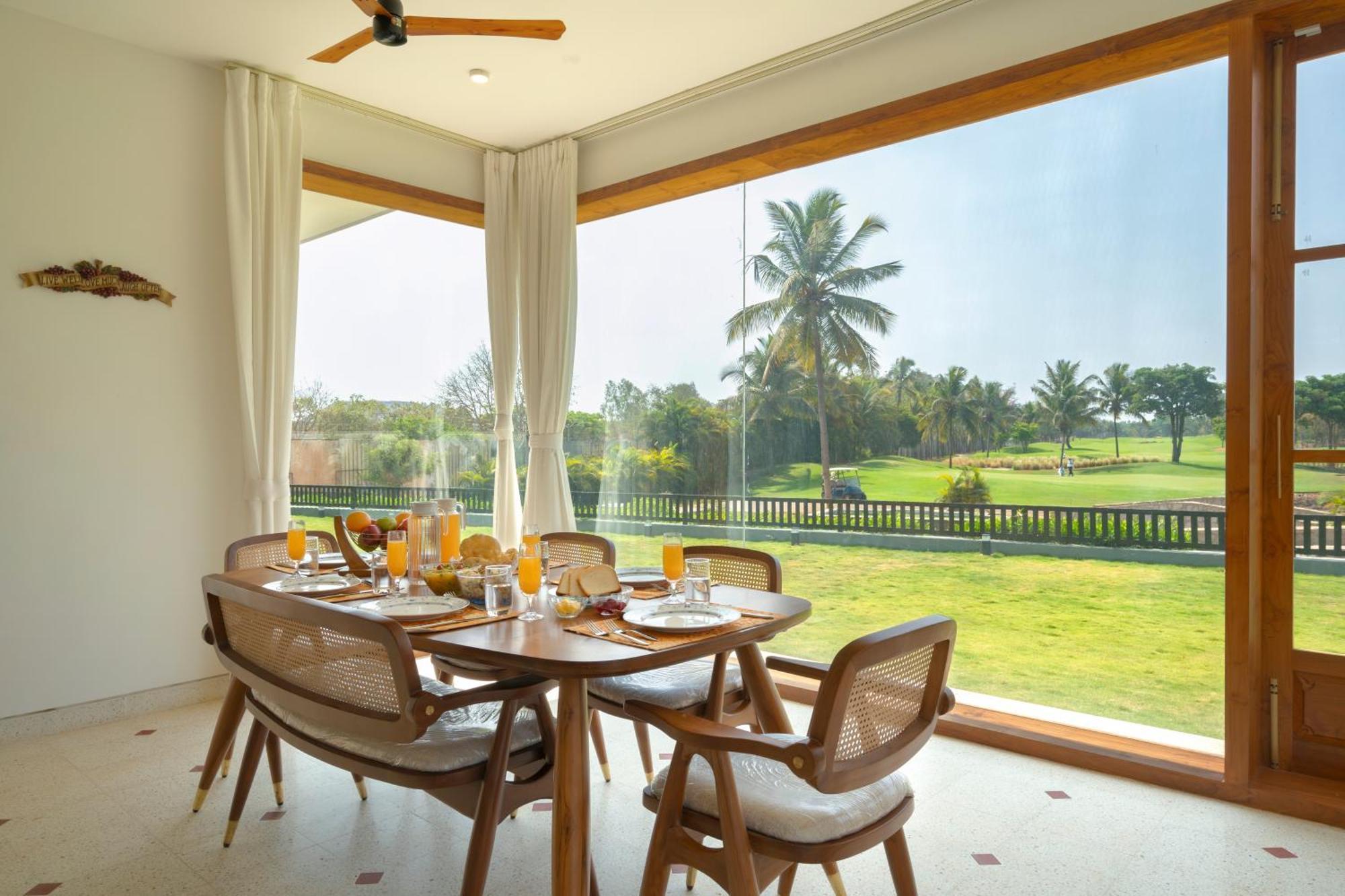 Saffronstays Niranta- 4-bdr On Golf Course Near