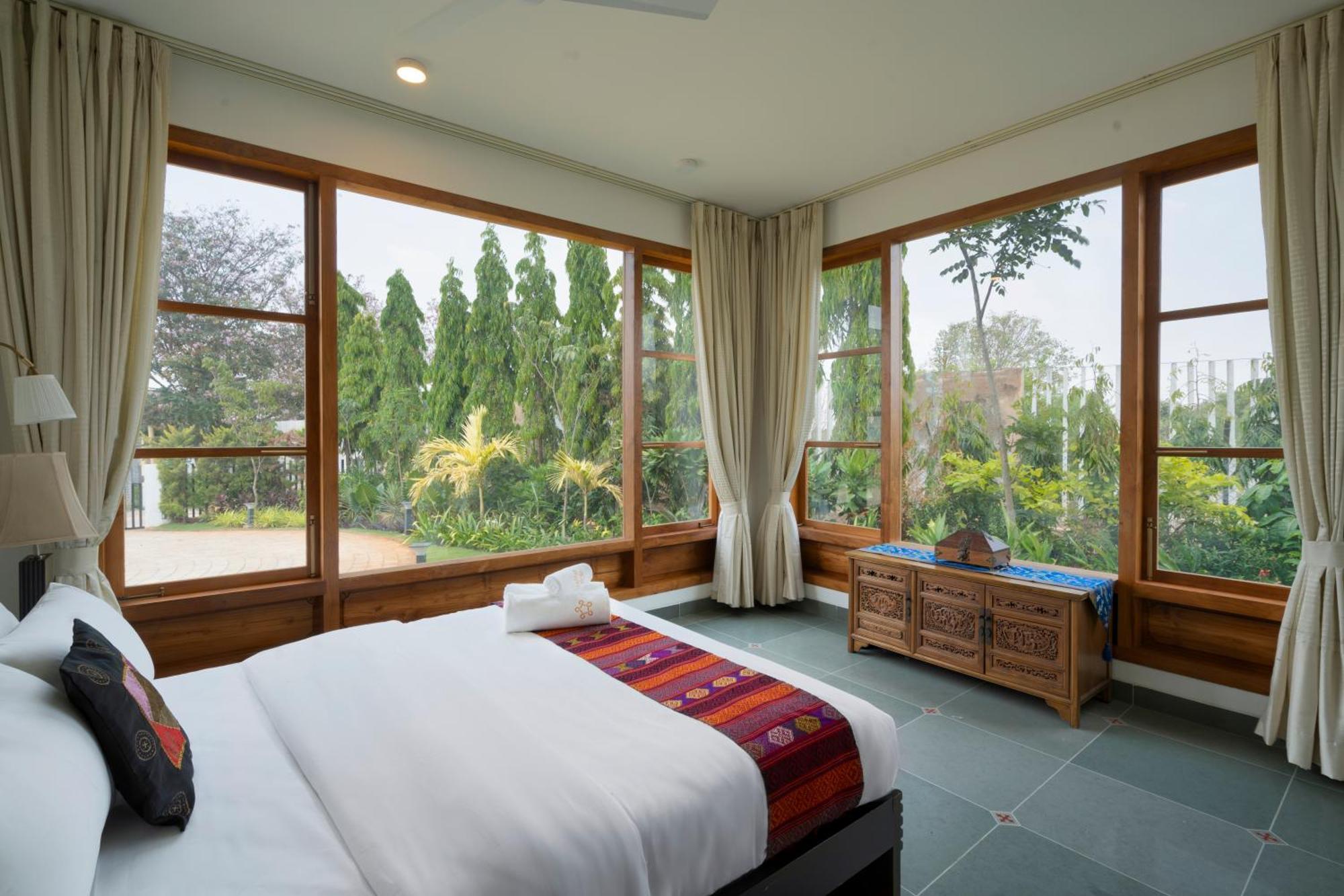 Saffronstays Niranta- 4-bdr On Golf Course Near * Bangalore