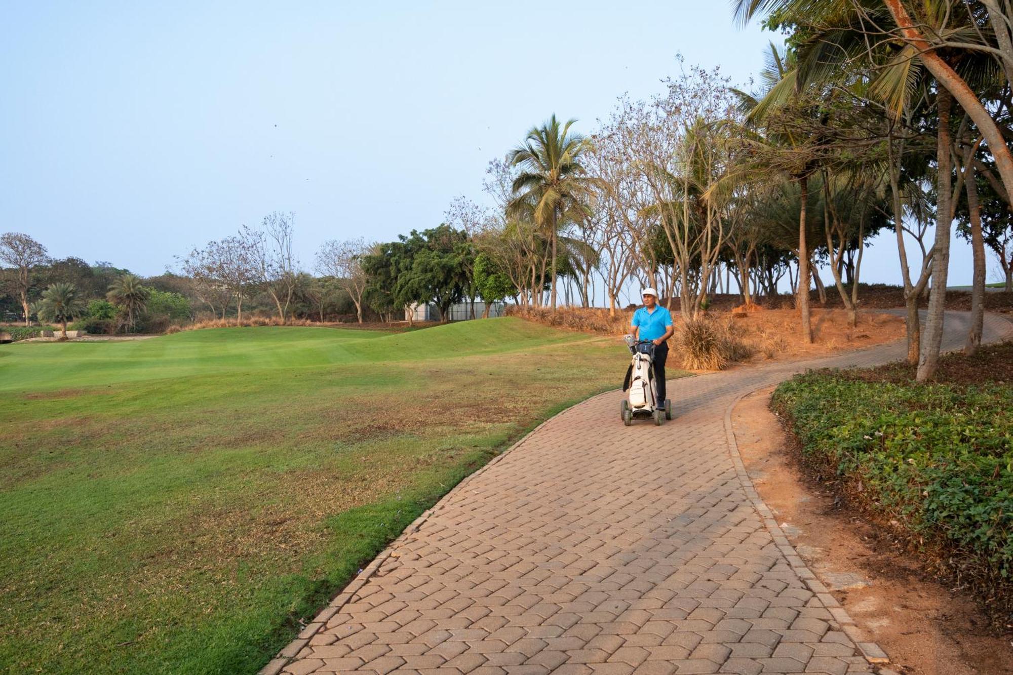 Saffronstays Niranta- 4-bdr On Golf Course Near * Bangalore