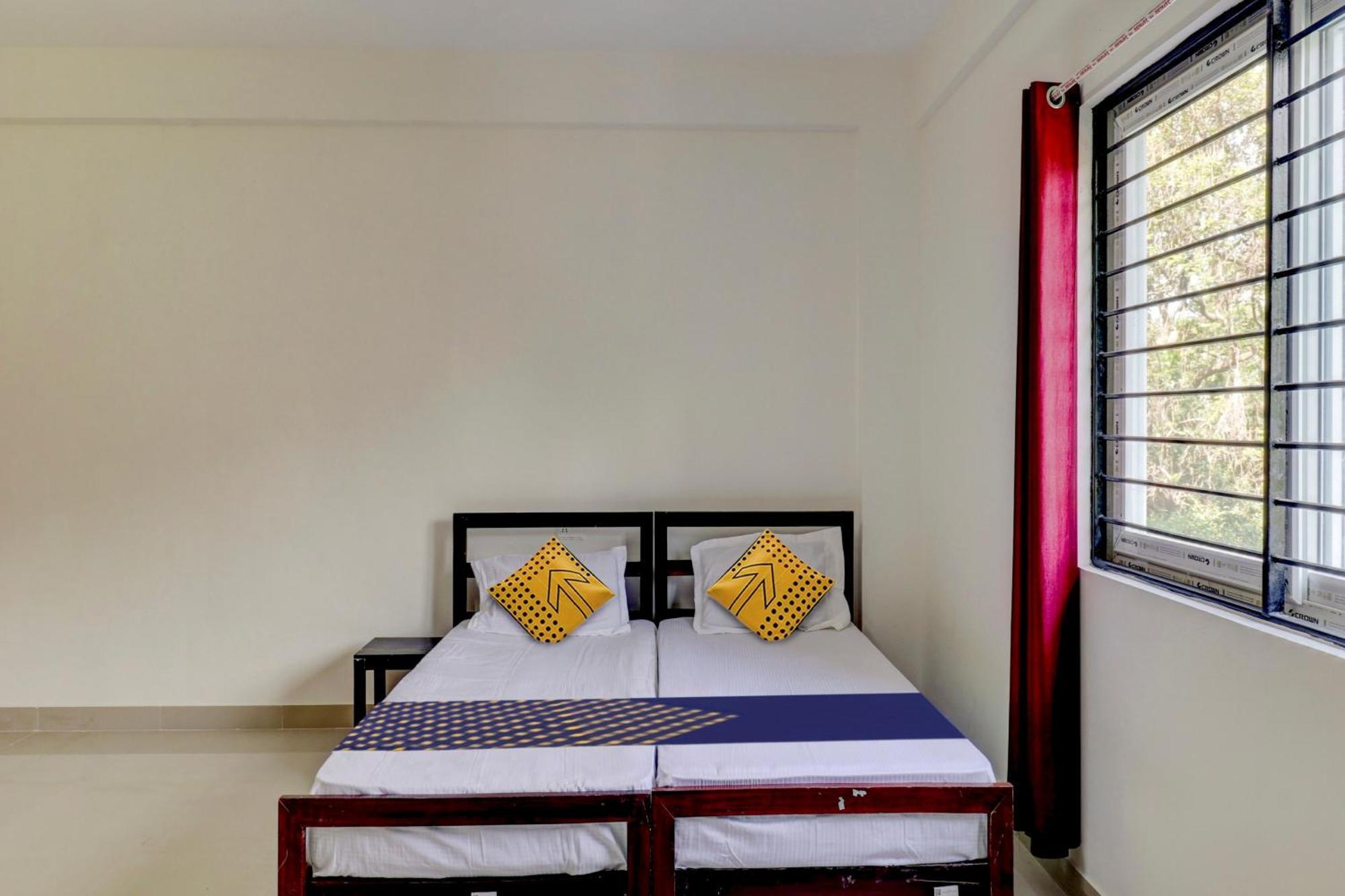 Spot On Helloworld Hsr Castle De Monte Hotel Bangalore