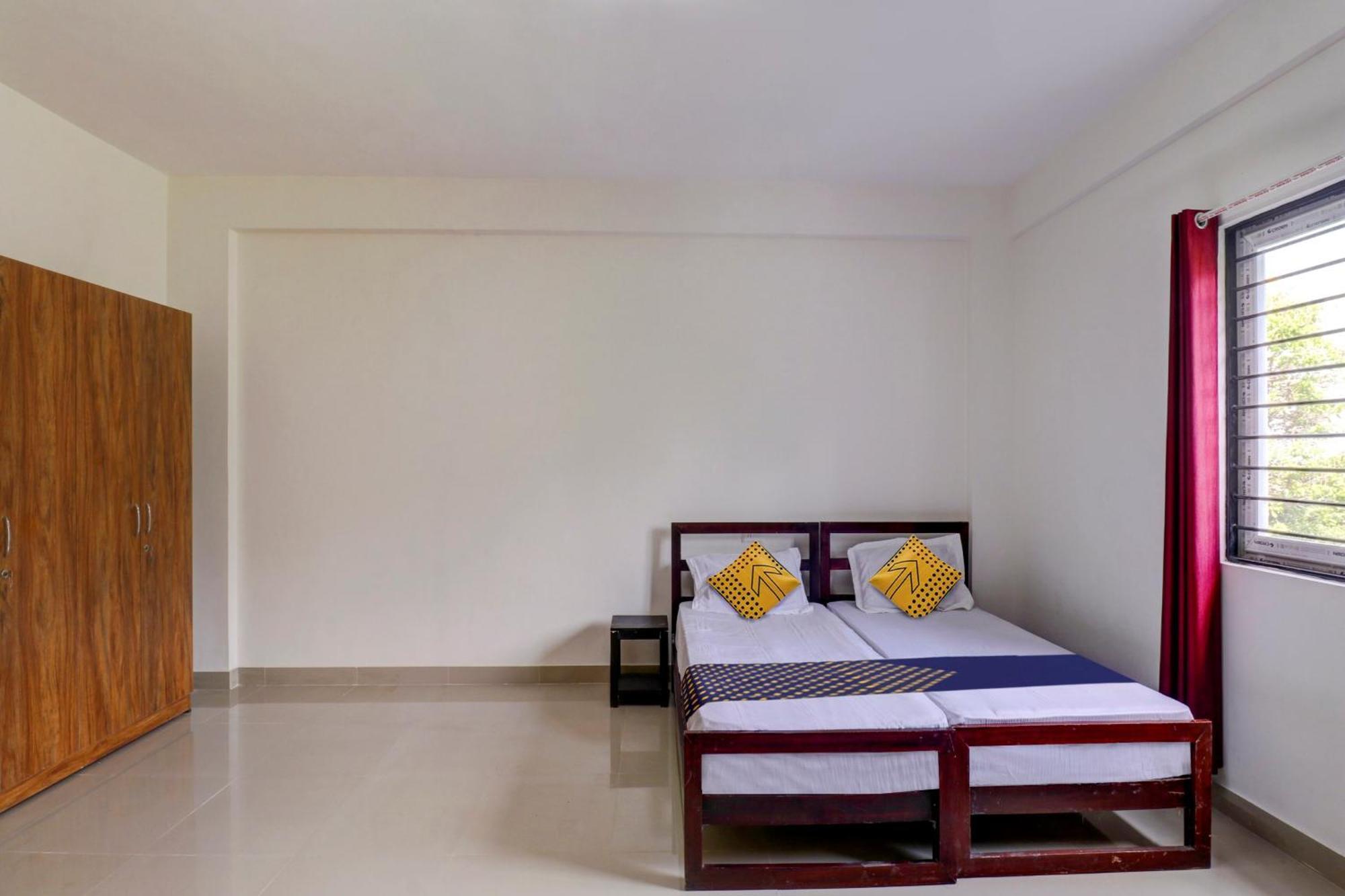 Spot On Helloworld Hsr Castle De Monte Bangalore