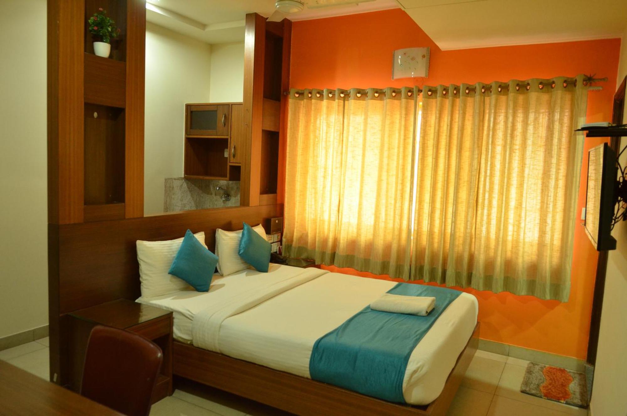 Cubbon - 10 Minute Walk To Mg Road, Mg Road Metro And Church Street Hotel