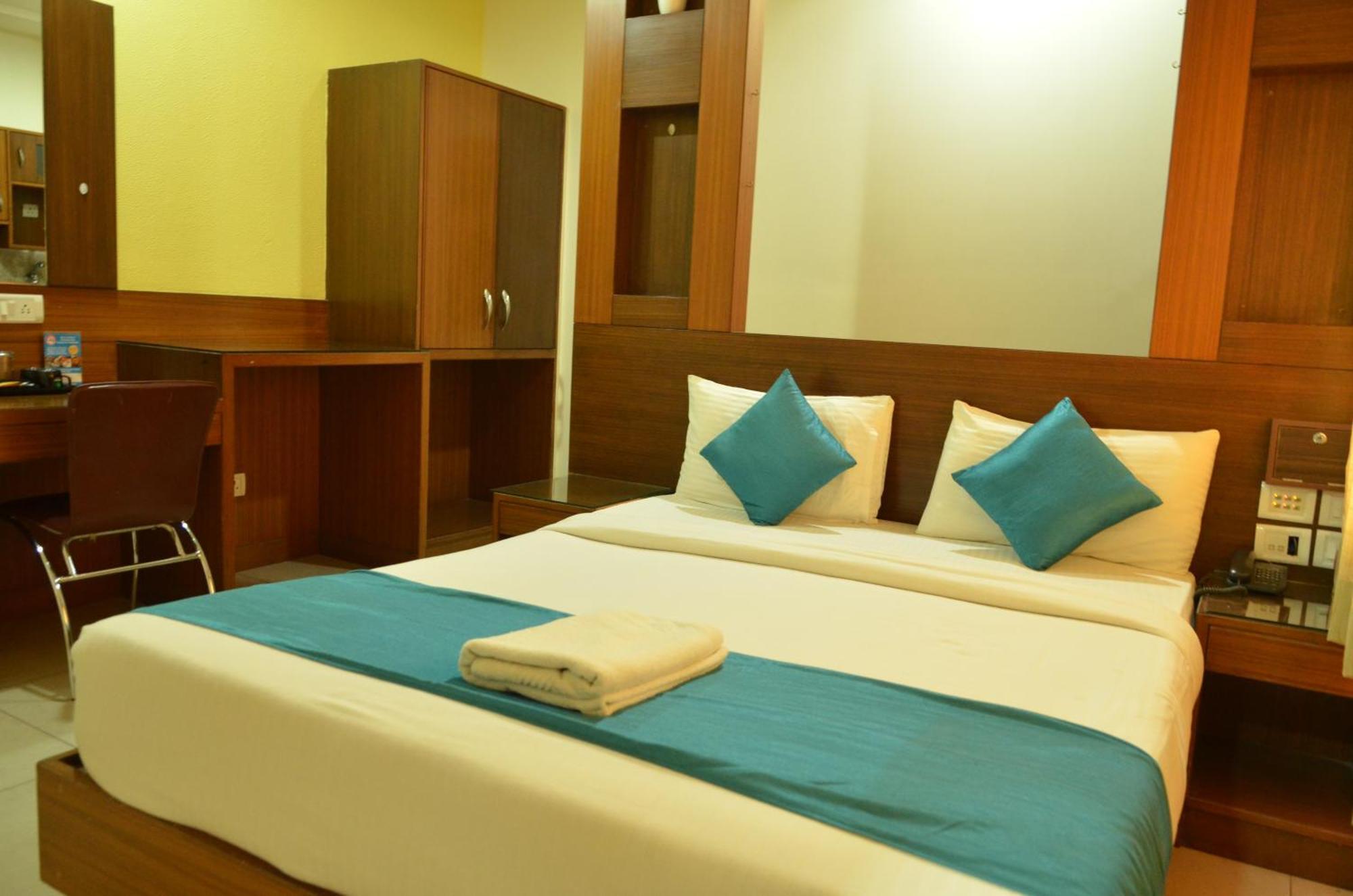 Cubbon - 10 Minute Walk To Mg Road, Mg Road Metro And Church Street Hotel
