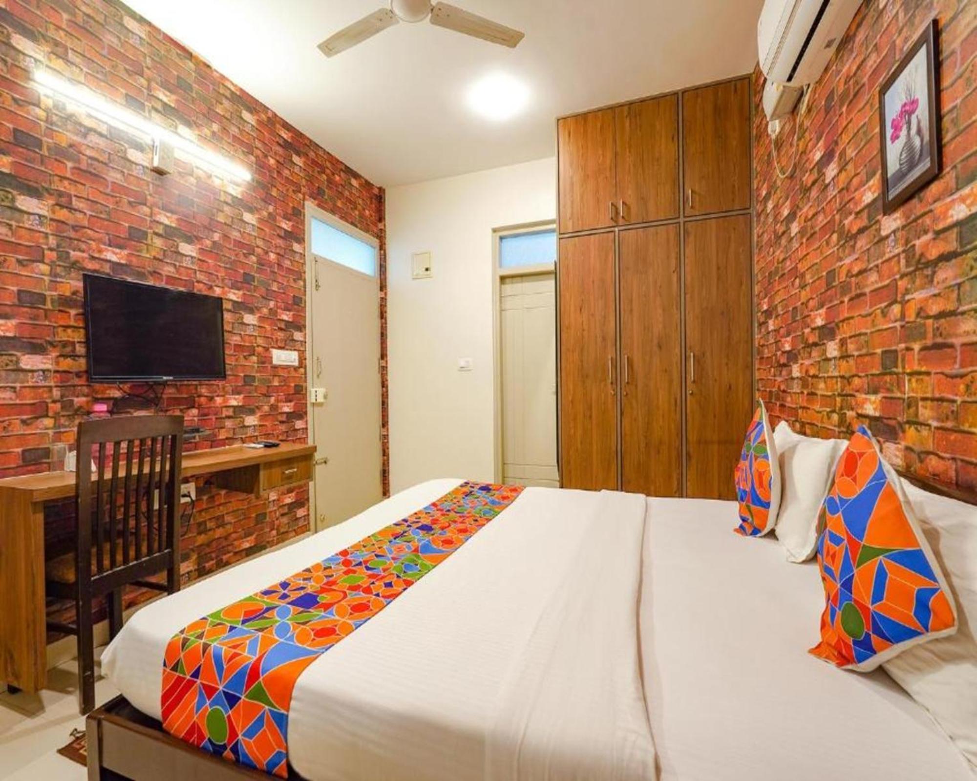 Fabexpress Kings Hrbr Layout - Nr Manyata Tech Park 3* Bangalore