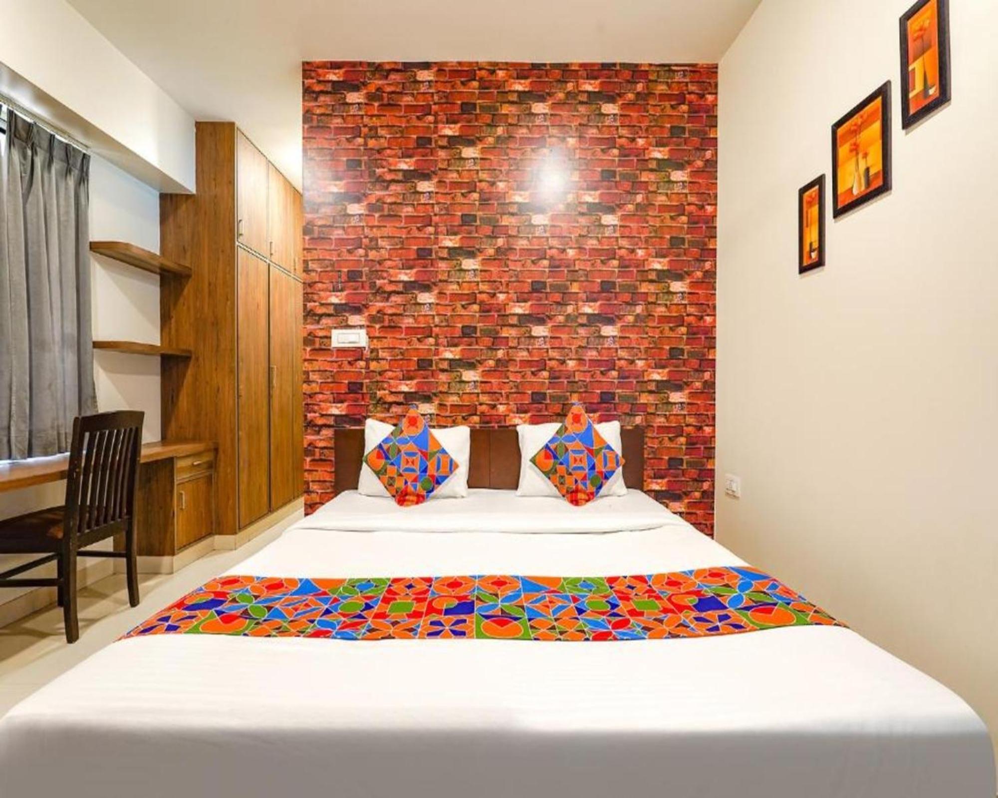 Fabexpress Kings Hrbr Layout - Nr Manyata Tech Park Hotel 3*