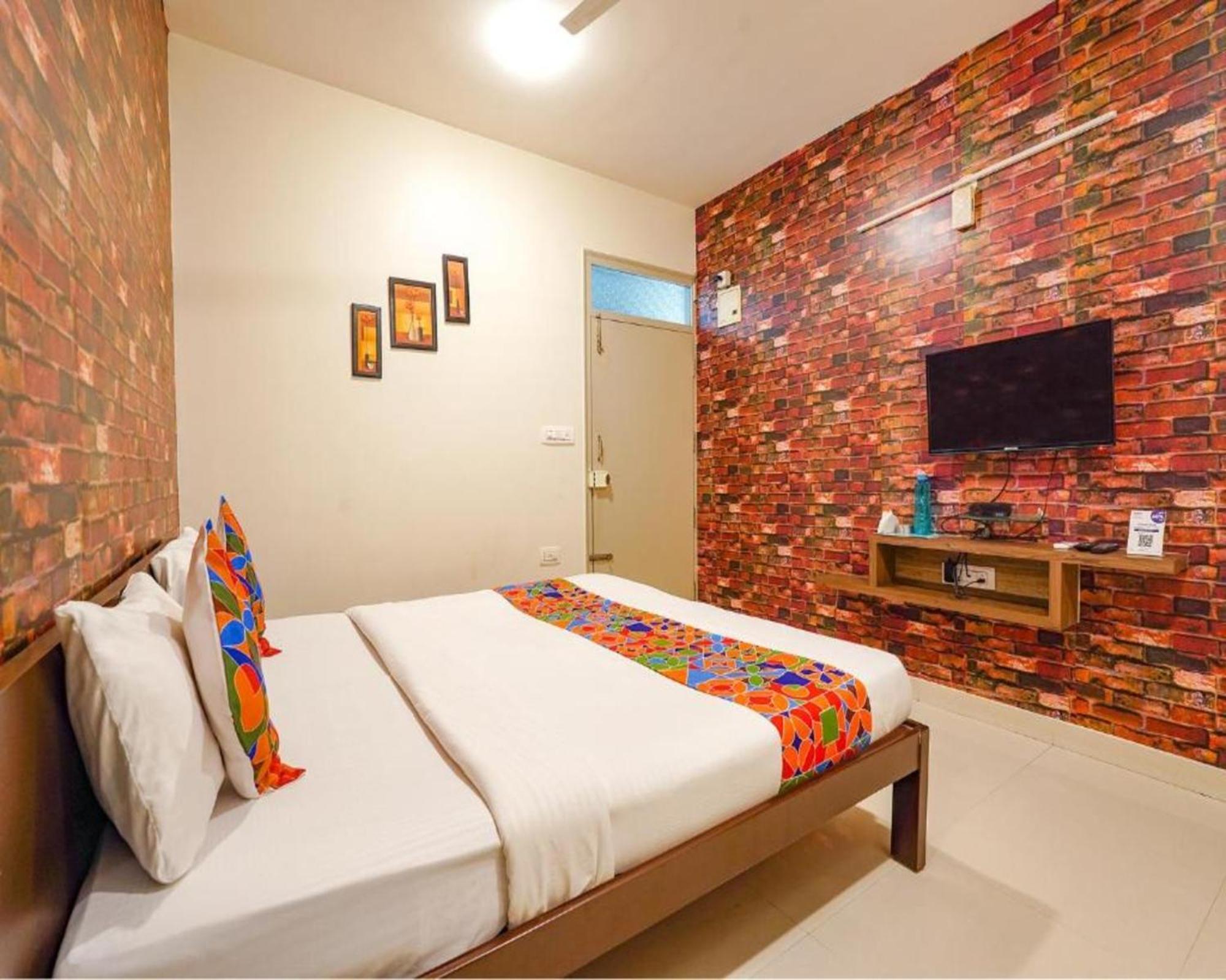 Fabexpress Kings Hrbr Layout - Nr Manyata Tech Park Bangalore