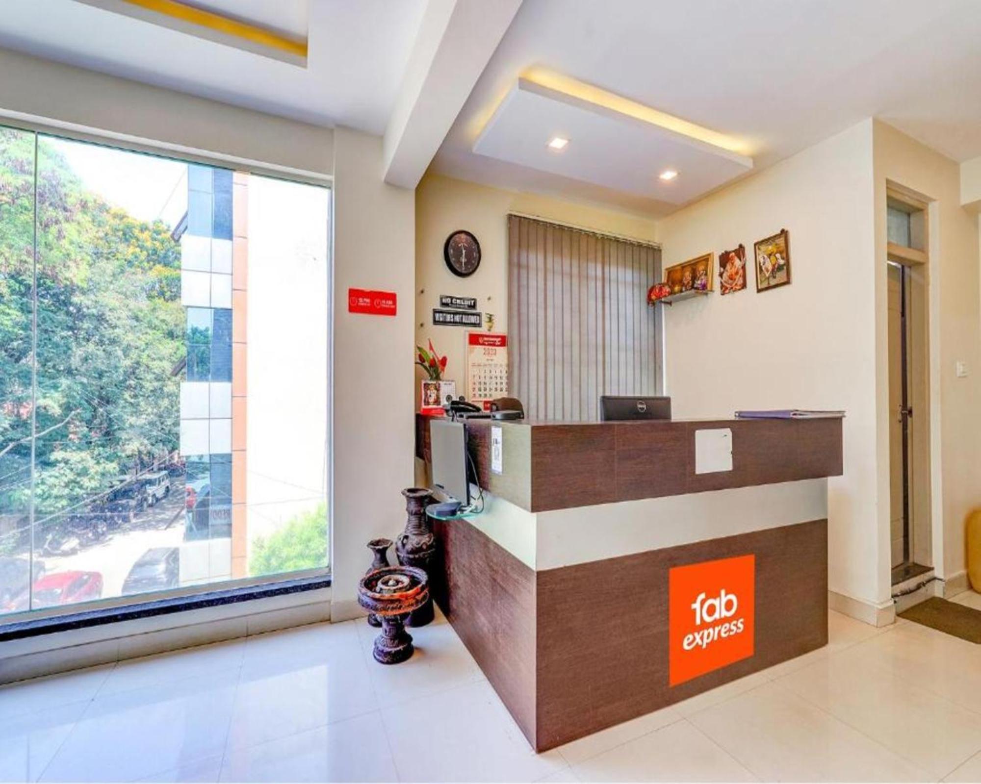 Hotel Fabexpress Kings Hrbr Layout - Nr Manyata Tech Park 3*