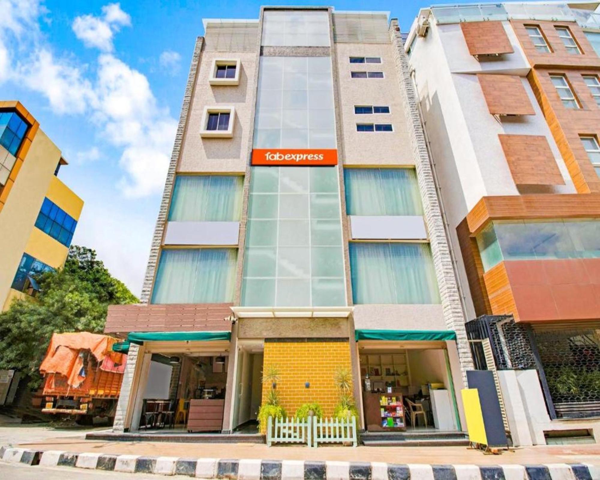 Fabexpress Kings Hrbr Layout - Nr Manyata Tech Park Hotel Bangalore