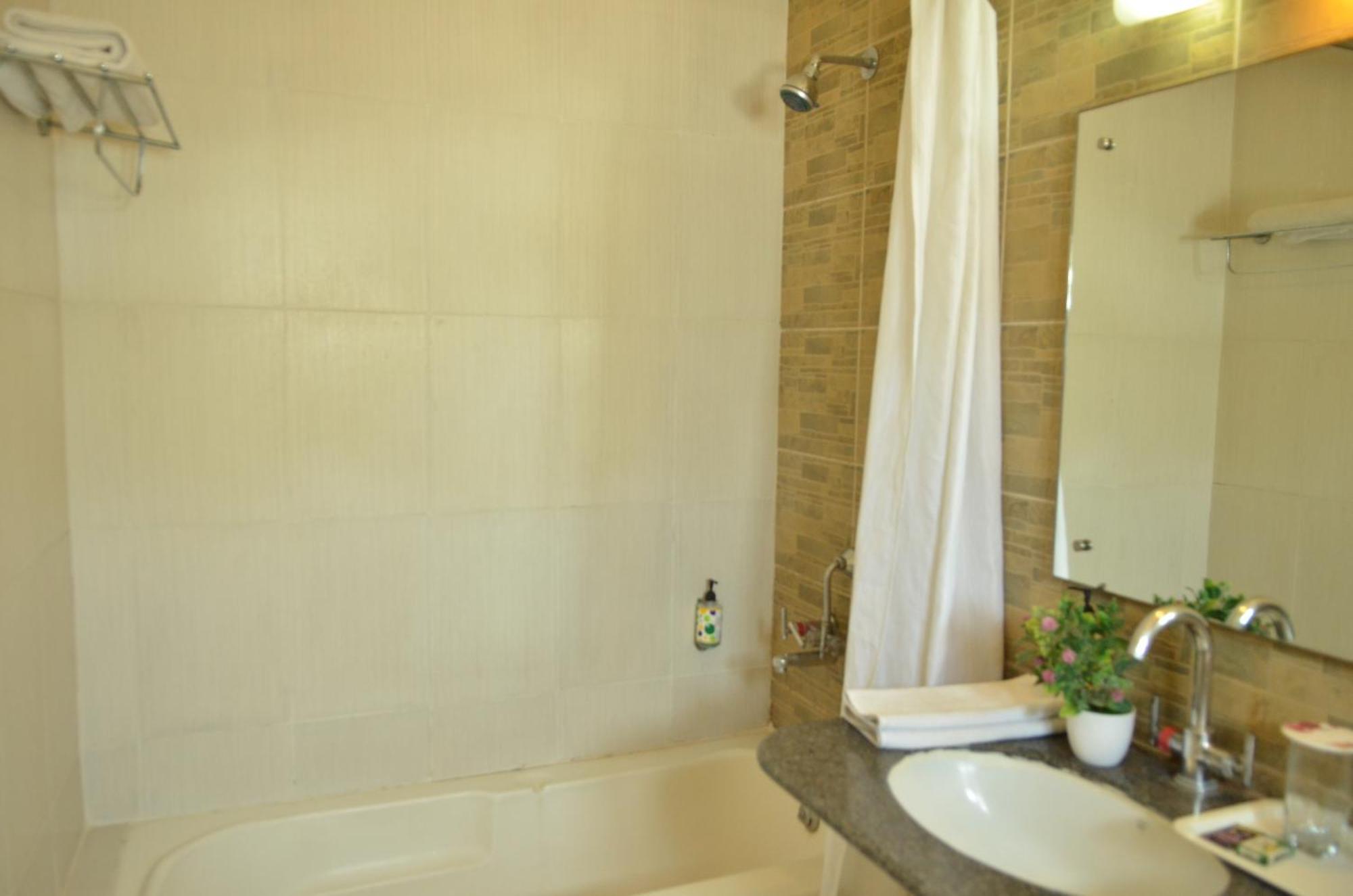 Hotel Cubbon - 10 Minute Walk To Mg Road, Mg Road Metro And Church Street