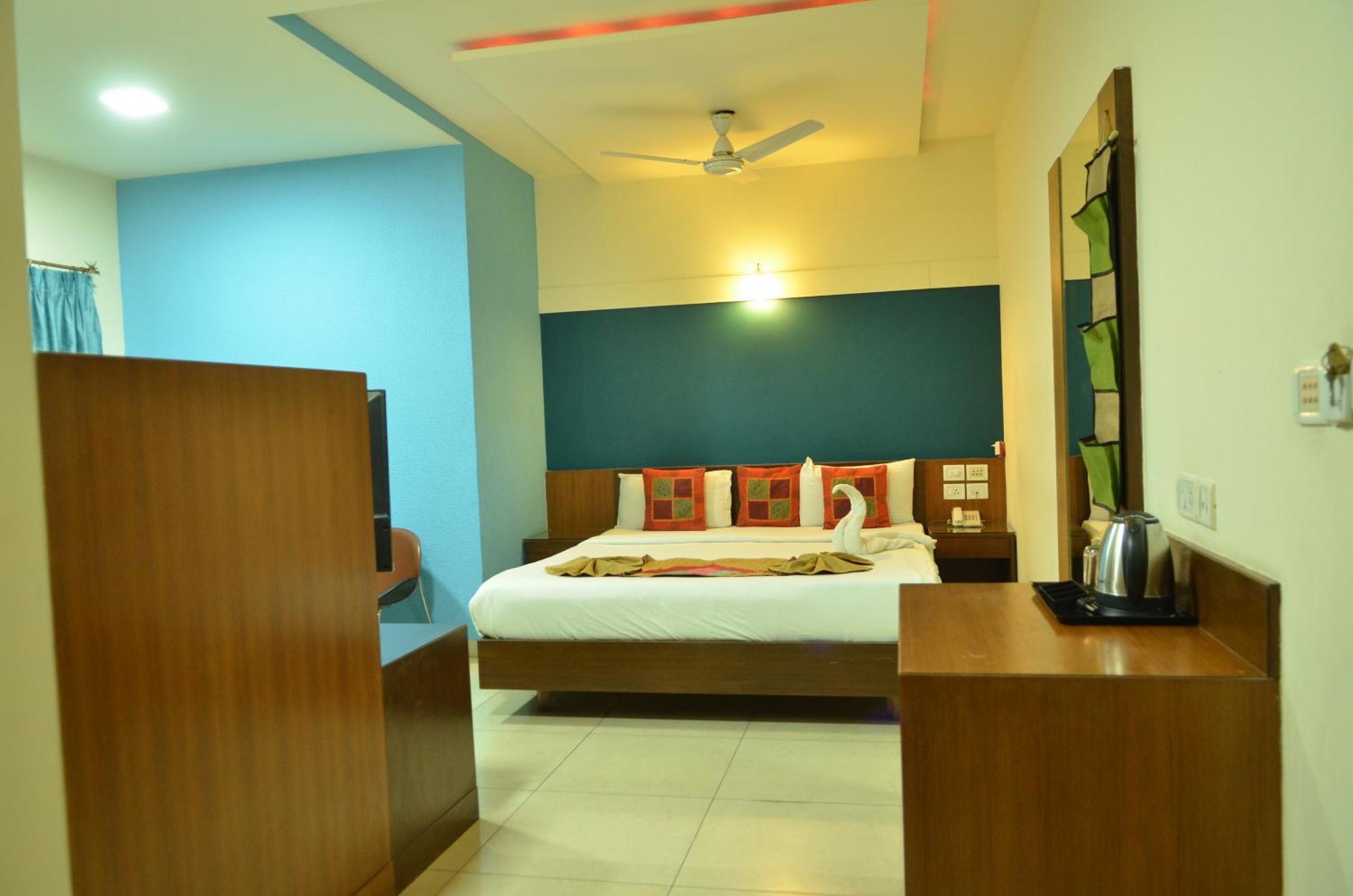 Cubbon - 10 Minute Walk To Mg Road, Mg Road Metro And Church Street Hotel