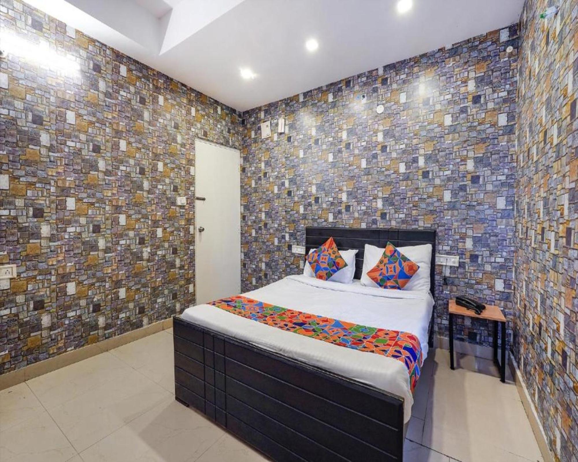 Fabexpress Kings I Hotel Bangalore